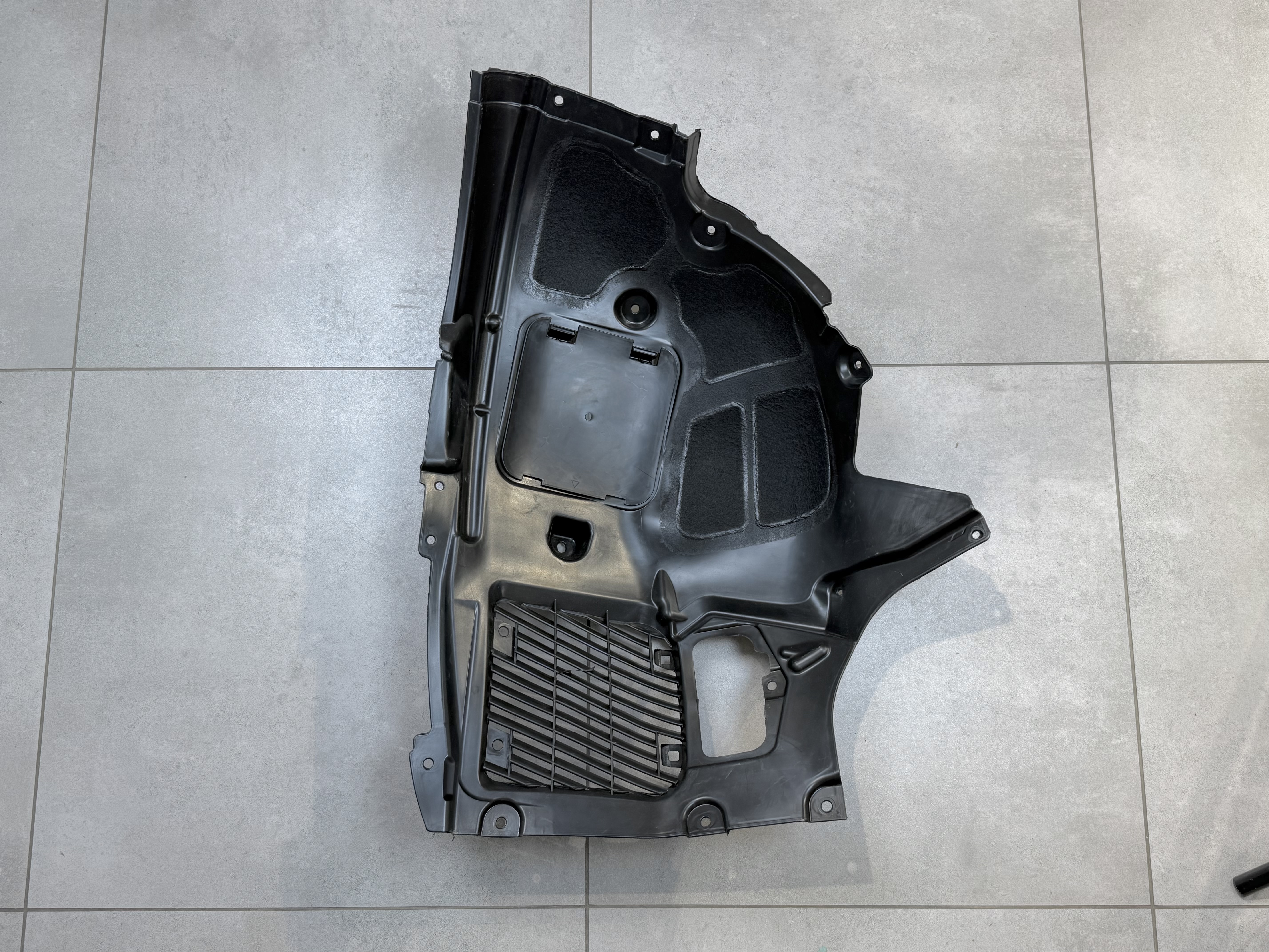 Підкрилок лівий передній 51717493365 для BMW 7 series G11 G12 2015-2021 5