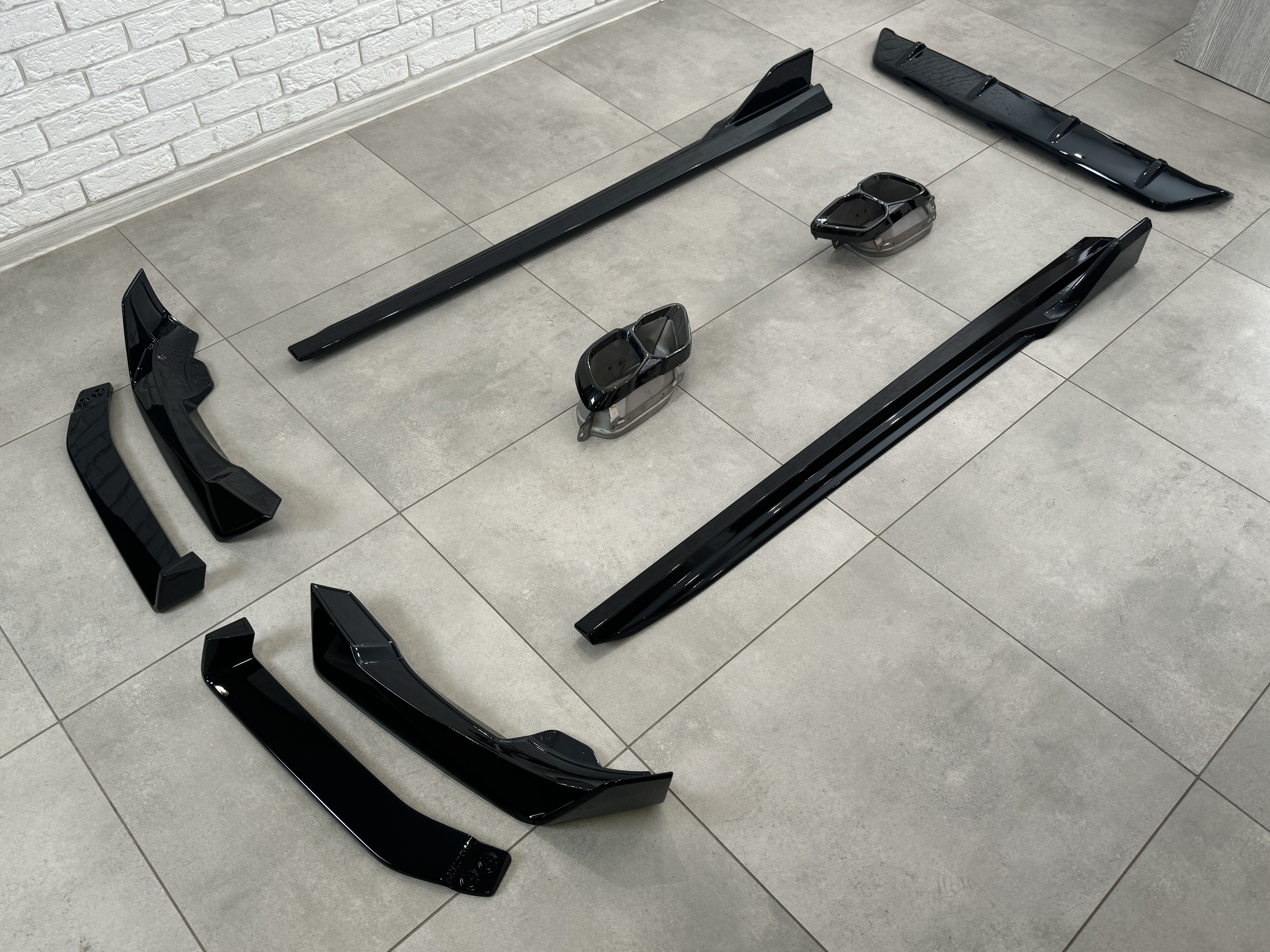Комплект обвісу M paket LCI Paradigm Black Knight для BMW X6 G06 2023+, колір чорний глянець 2