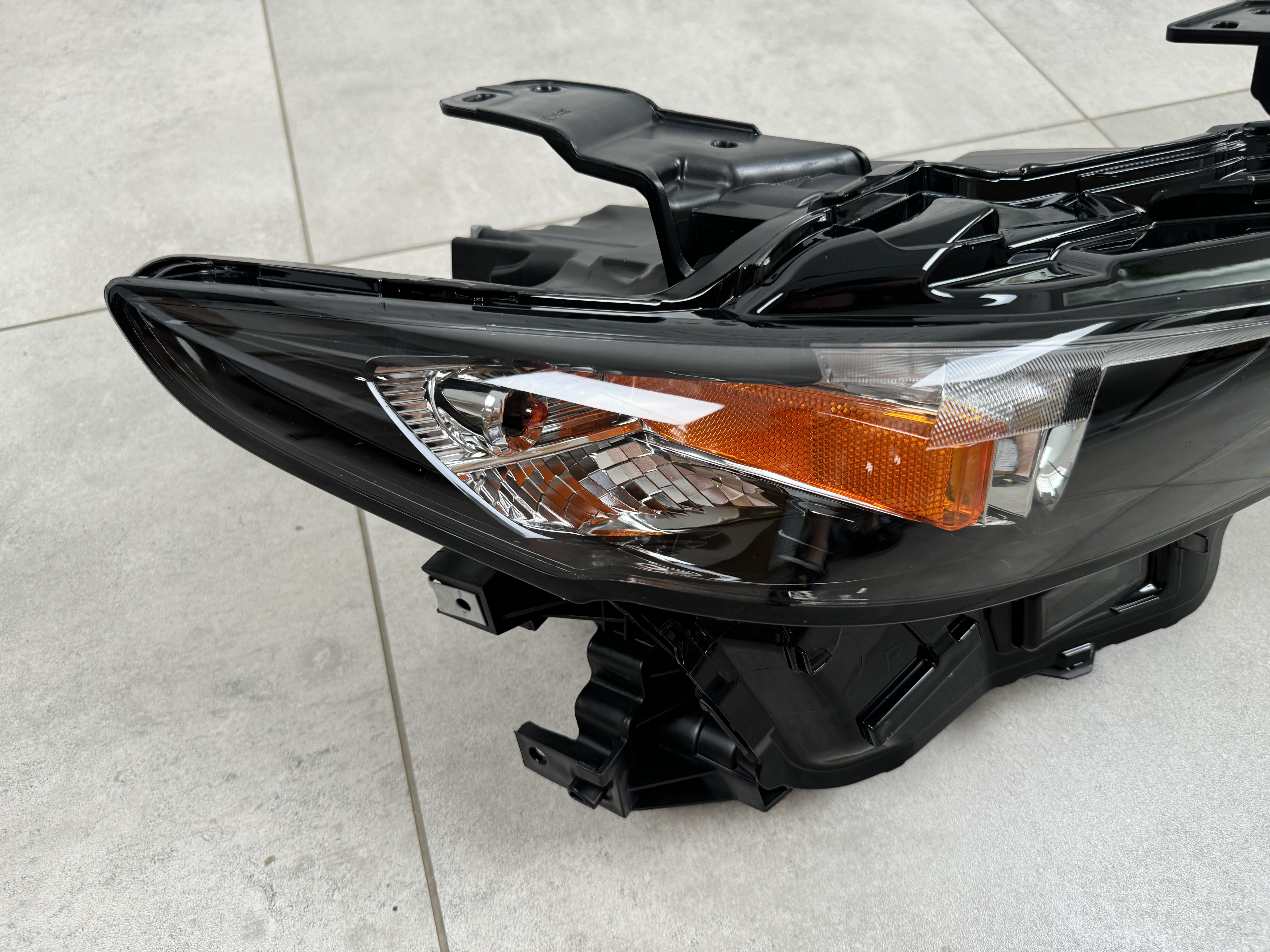 Права LED фара Mazda 3 BP АМЕРИКА 2019- 6
