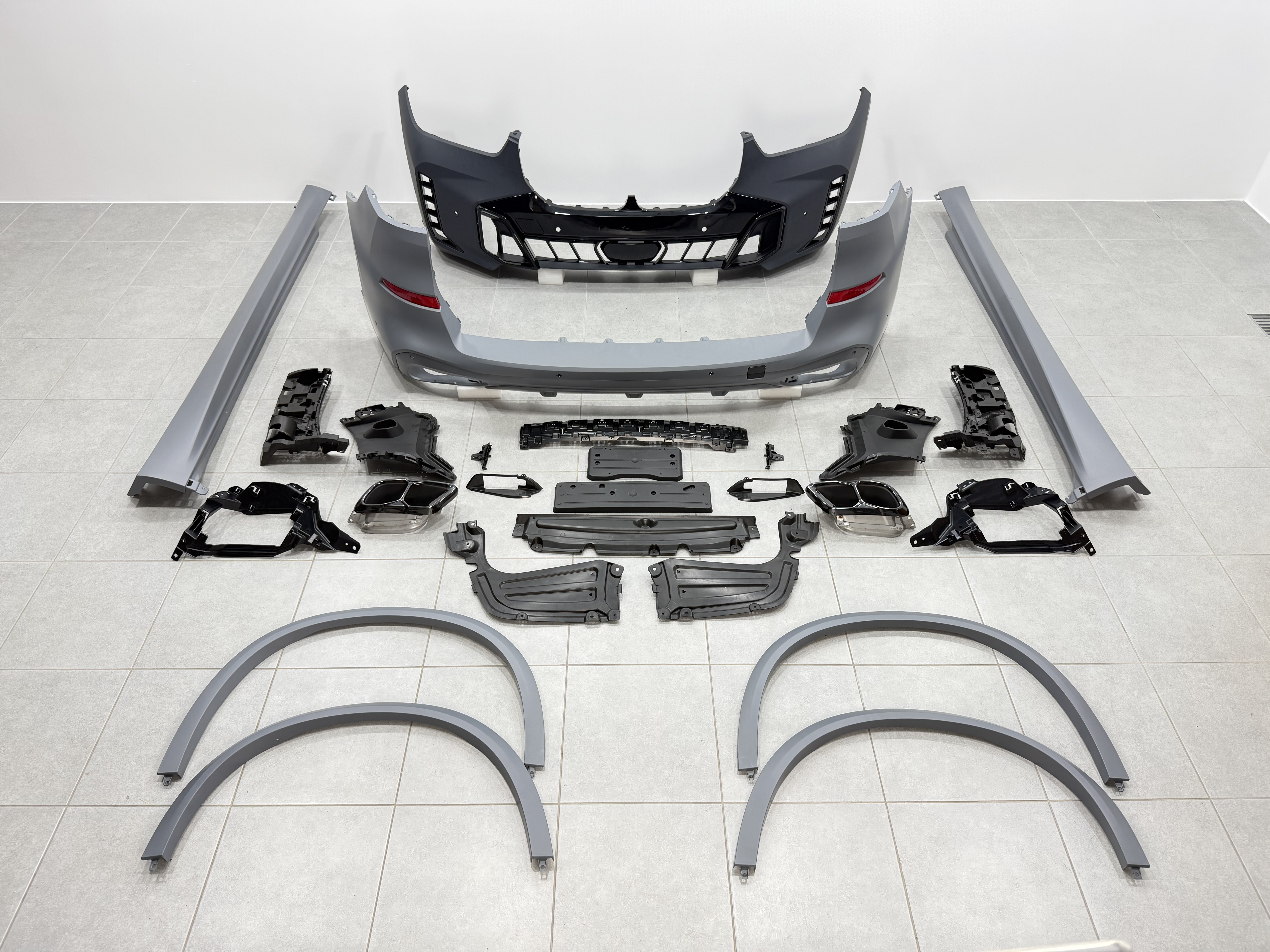 Комплект обвісу M paket M60i LCI BMW X5 G05 2023+ (передній / задній бампер, пороги, арки) 2