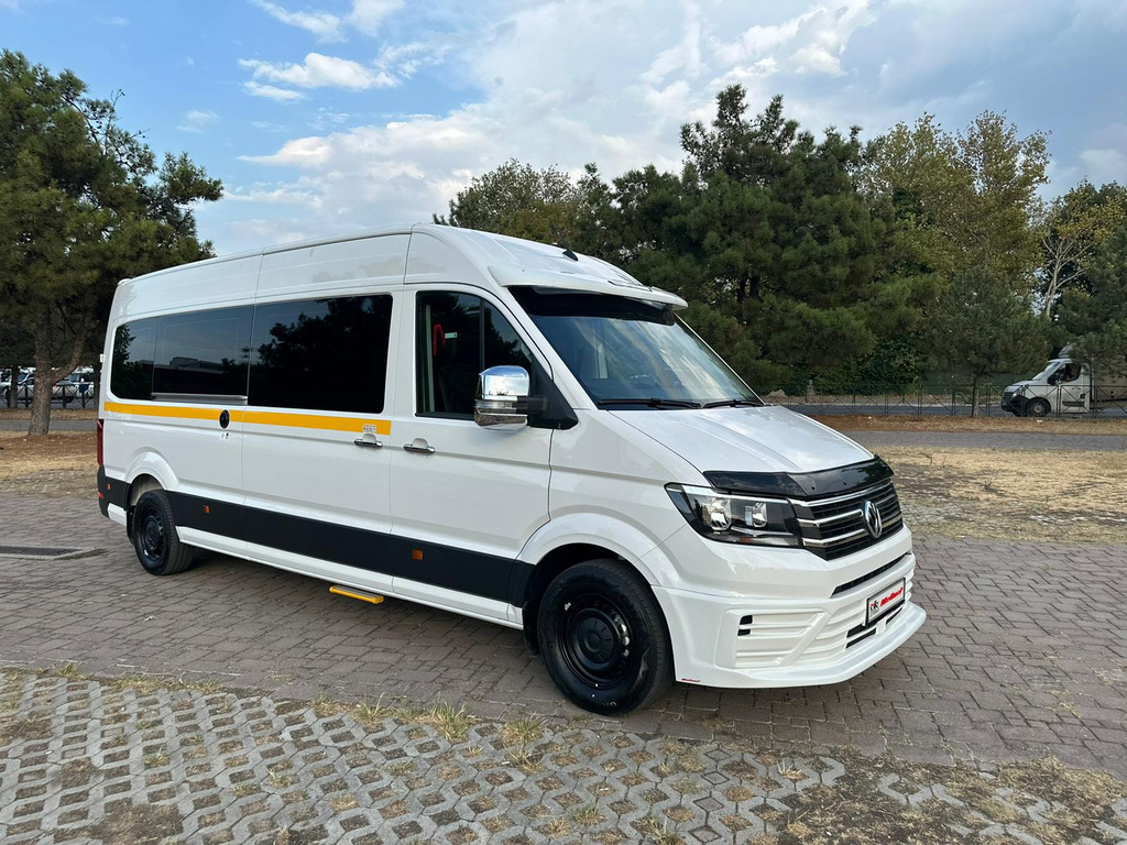 Накладка на передній бампер 510B (під фарбування)