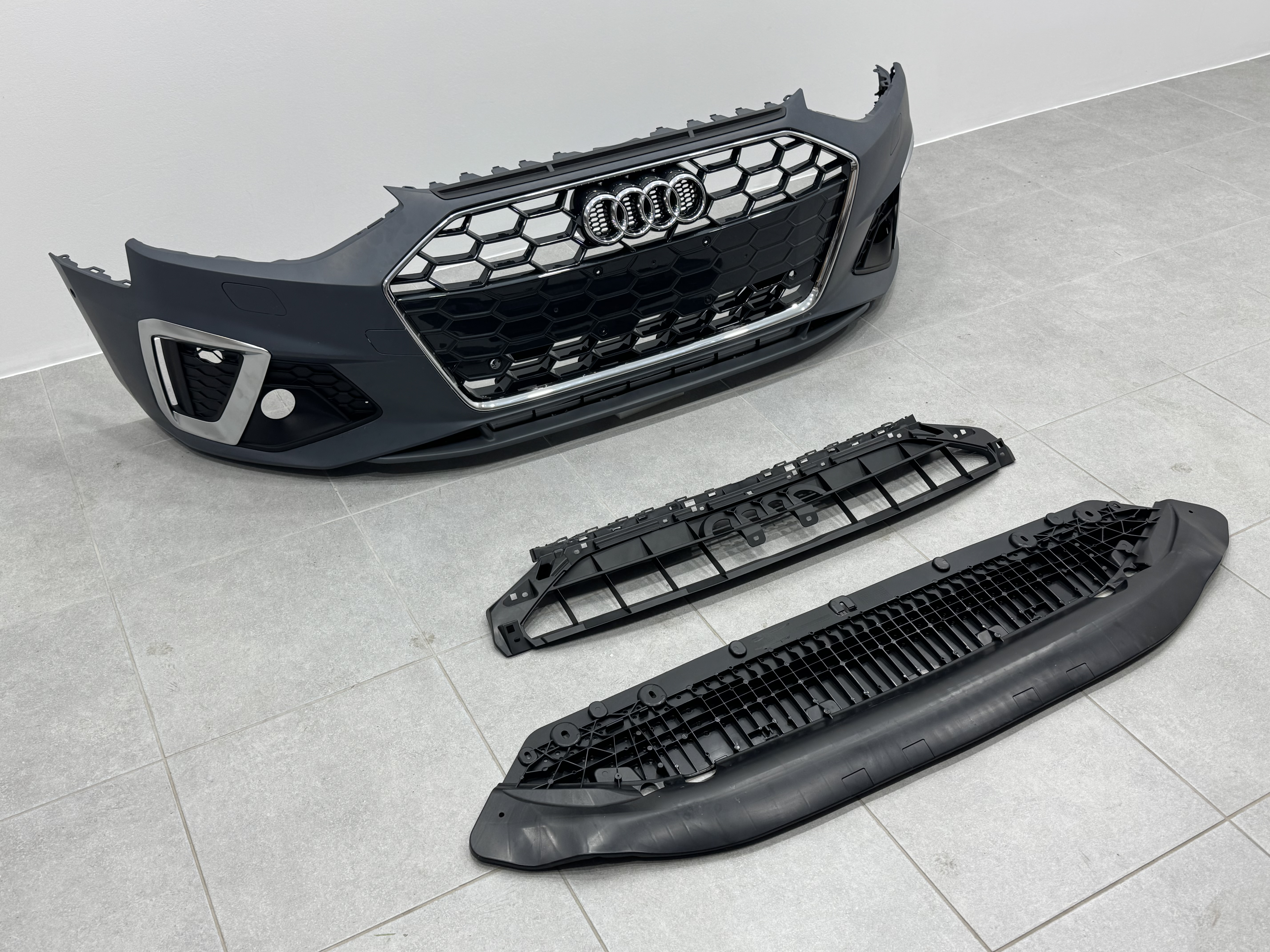 Бампер передній у зборі S-Line ХРОМ для Audi A4 B9 2020-2023 2