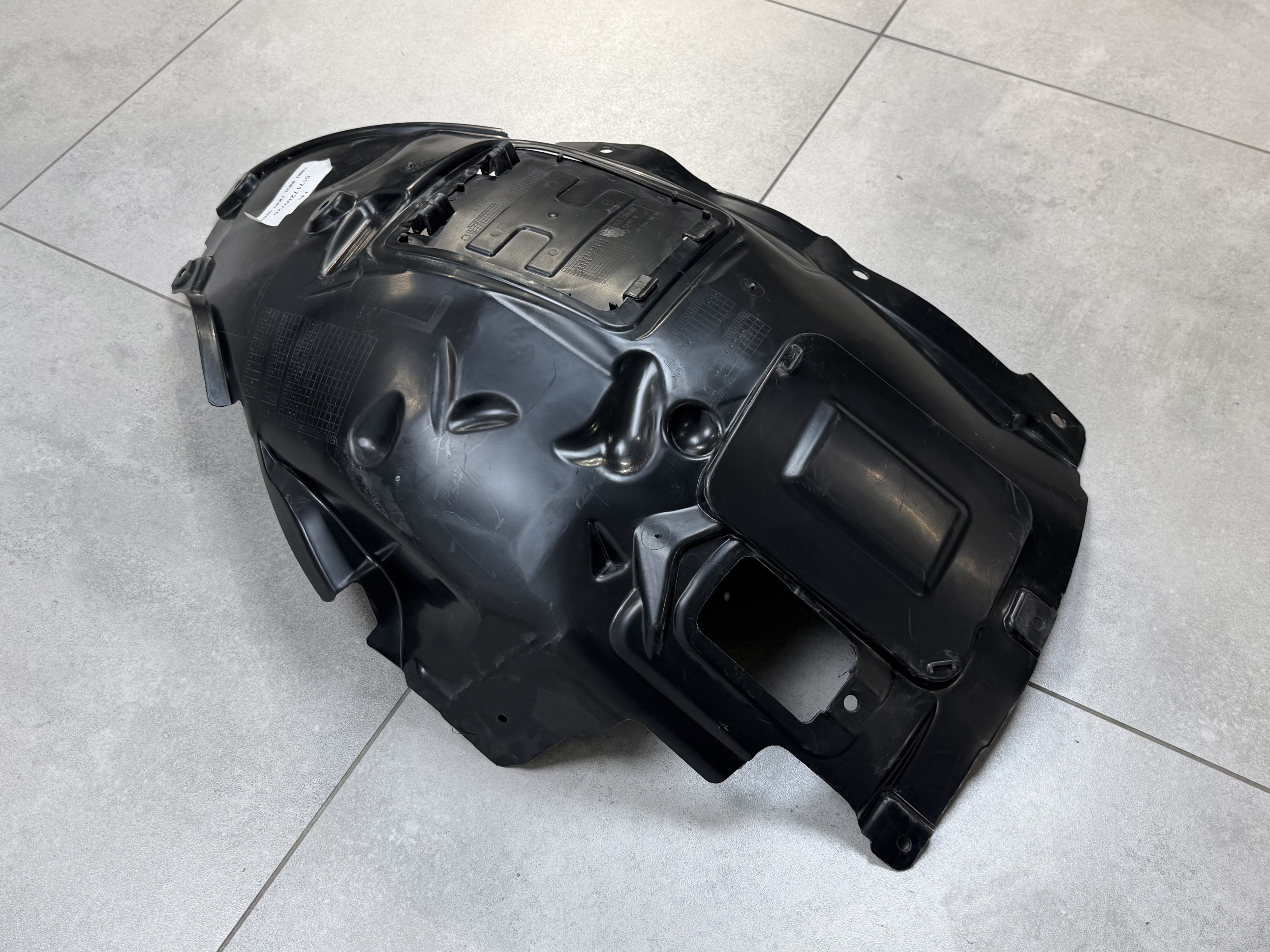 Підкрилок лівий передній 51717260725 для BMW 3 series F30 F31 / 3 series GT F34 4