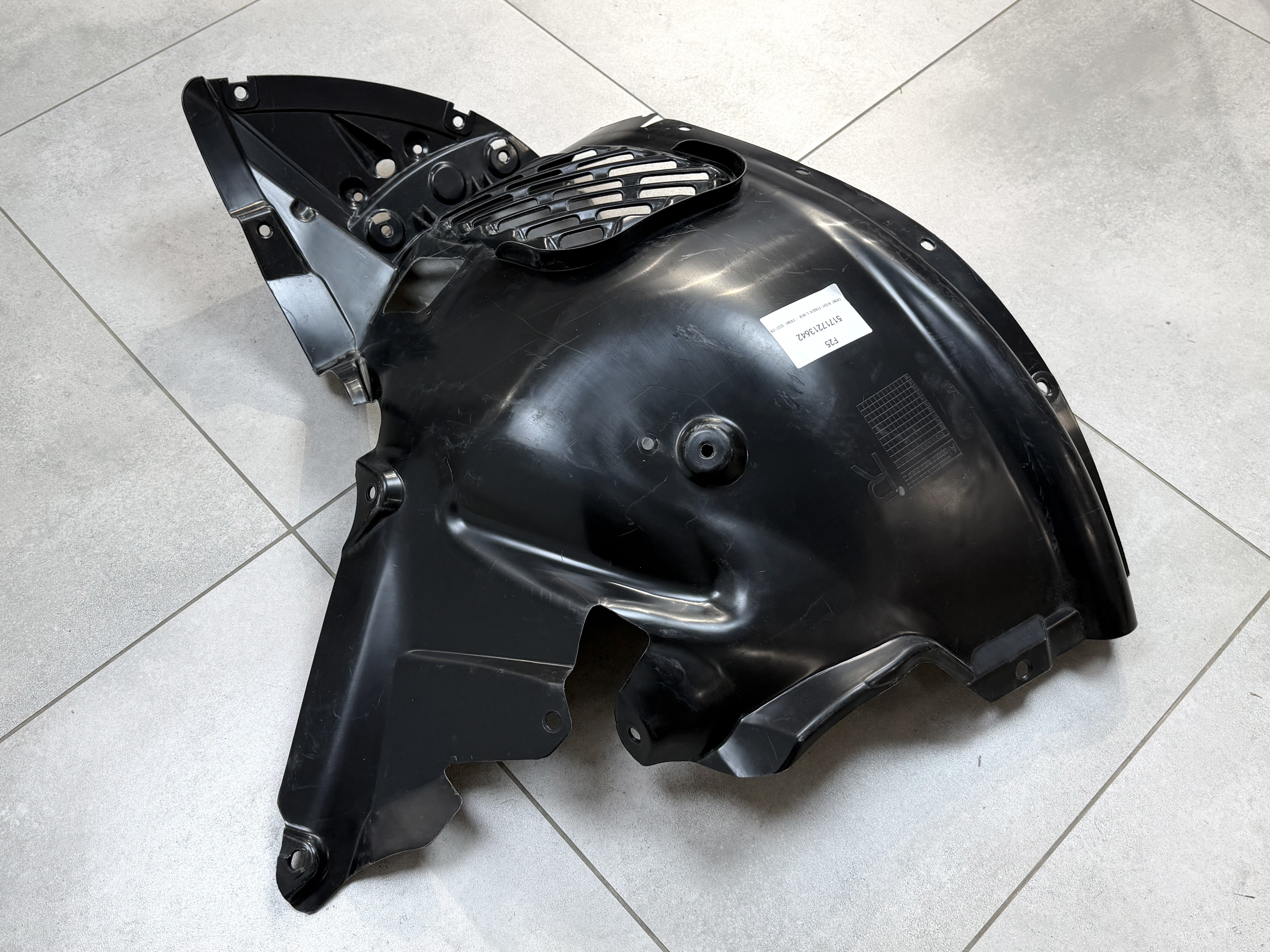 Підкрилок правий передній 51717213642 для BMW X3 F25 2013-2017 4