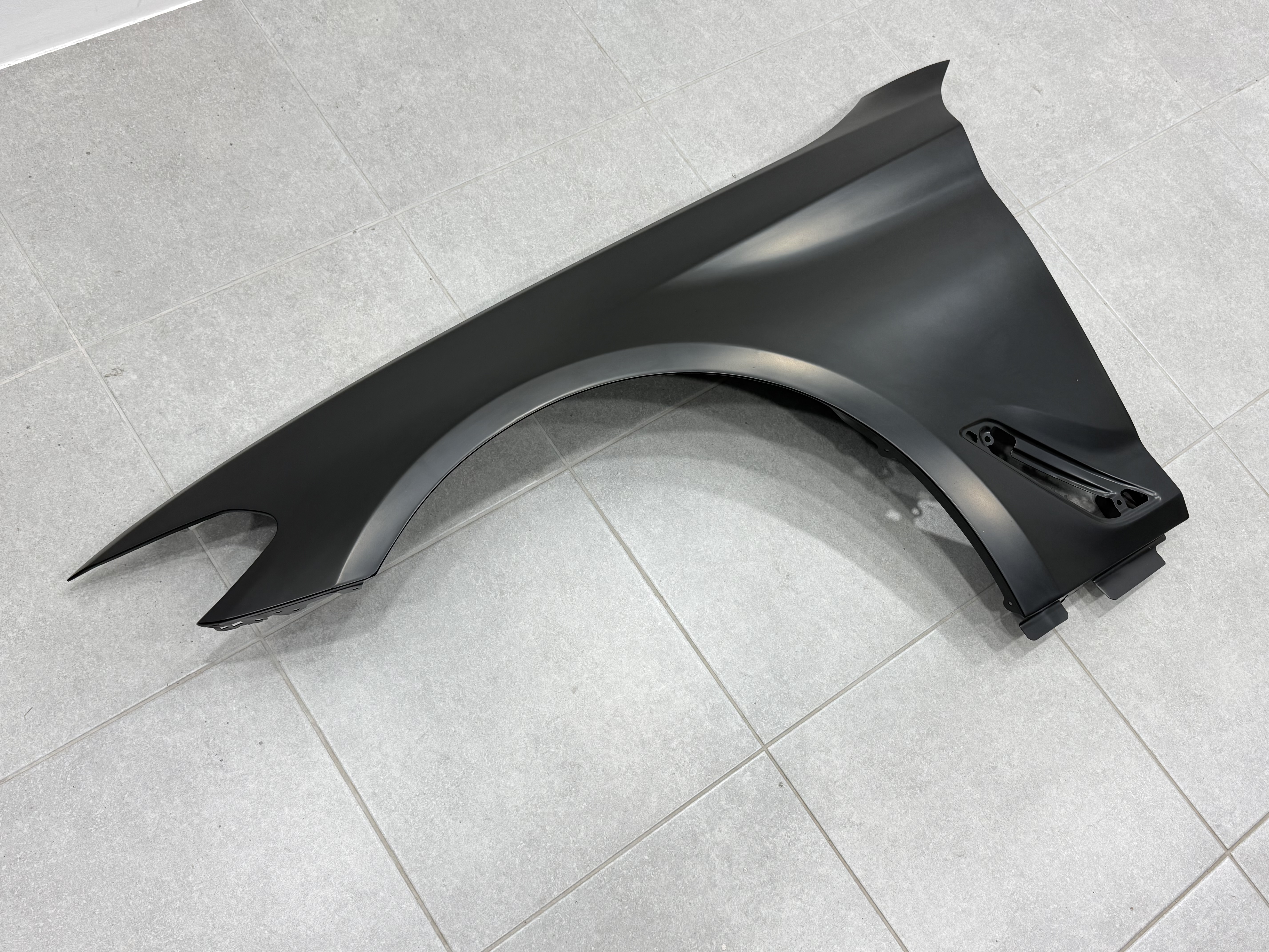Крило ліве BMW 5 series G30 / G31 2016-2023 алюміній 41007443687 2