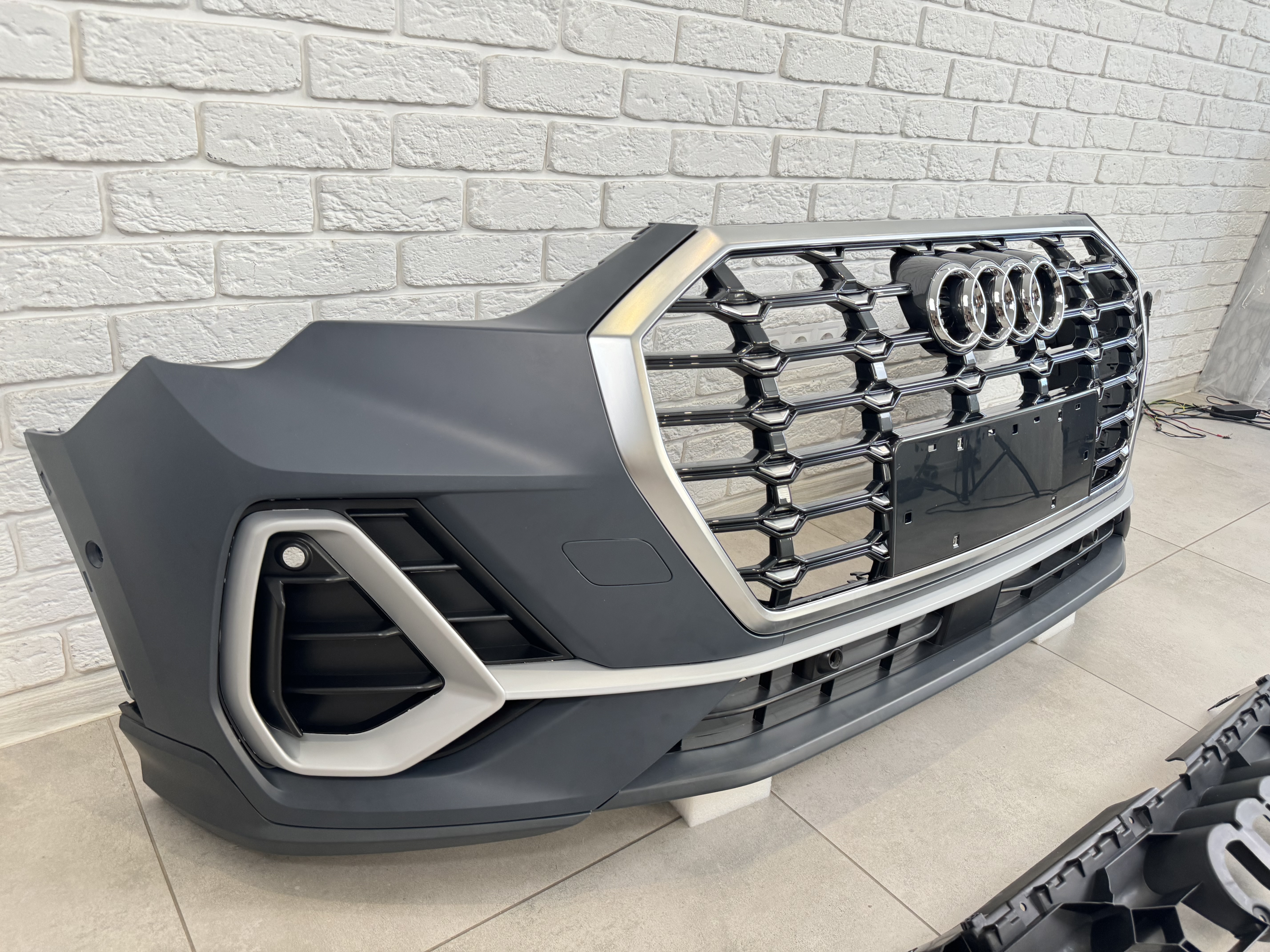 Бампер передній у зборі S-line Audi Q3 2019- 3