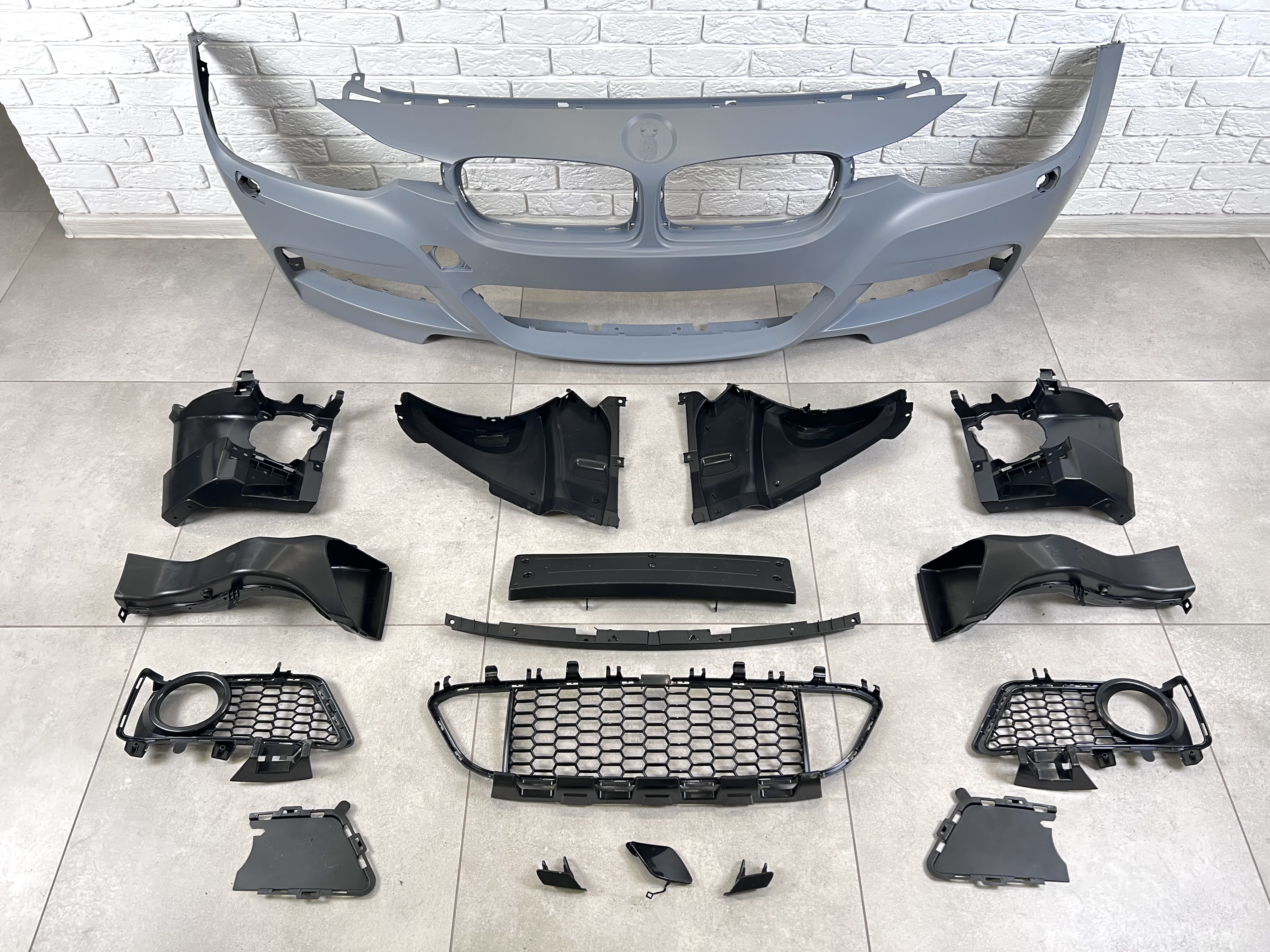 Передній бампер M Paket BMW 3 Series F30 F31 2012-2018 (під омивачі / без отворів під парктроніки) 2