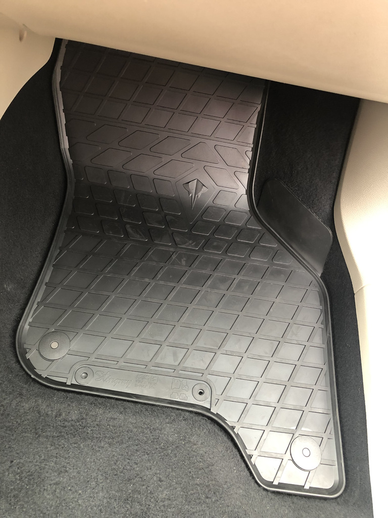 Гумові килимки для E-Golf (4 шт, Stingray Premium) 2