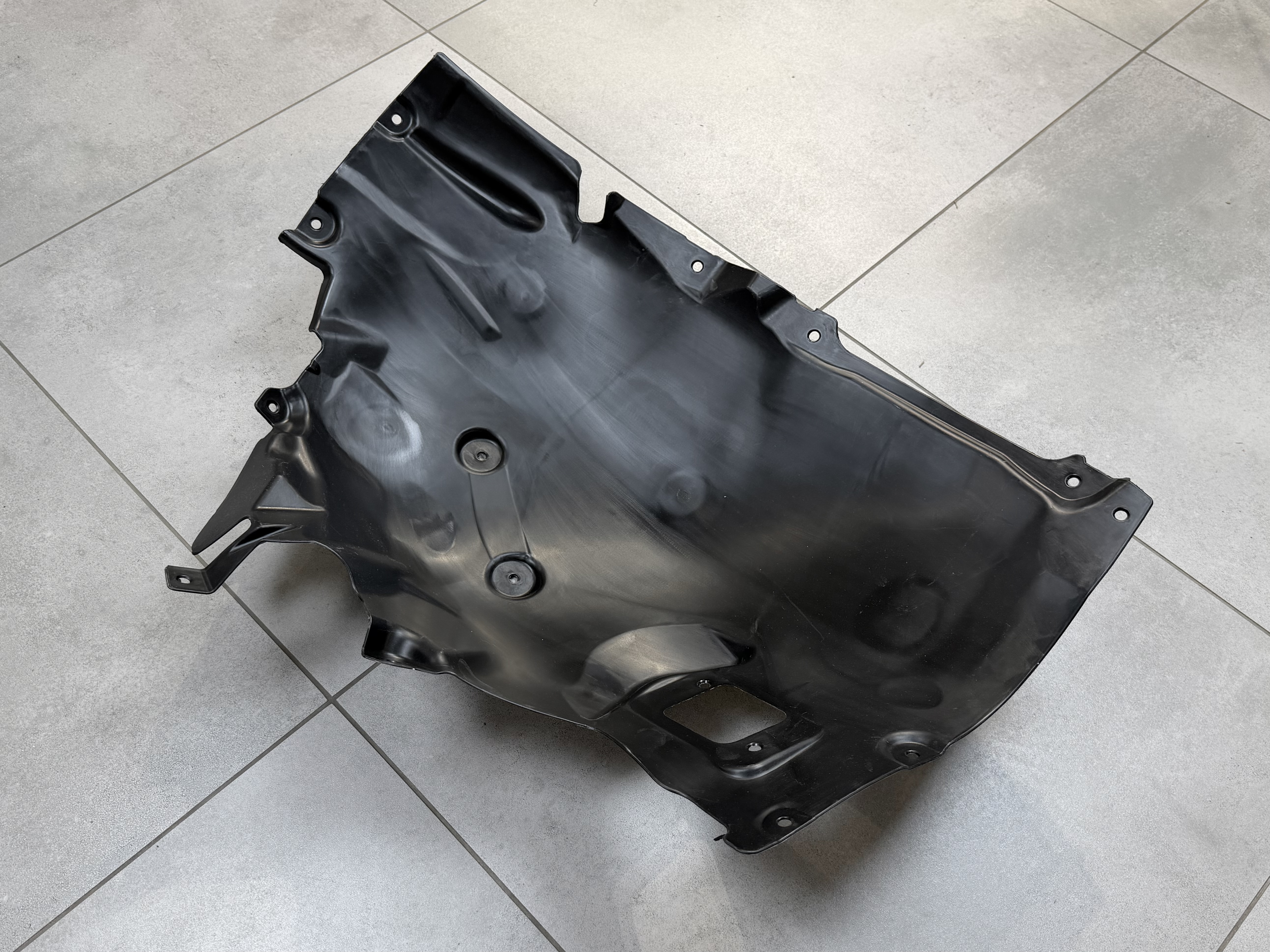 Підкрилок правий передній 51717315730 для BMW 3 series G20 G21 2019- 2
