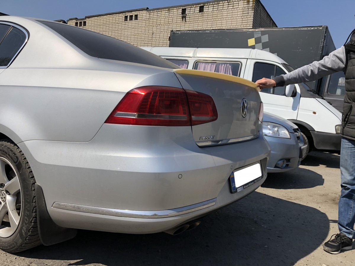 Спойлер ліп на багажник Volkswagen Passat B7 2011-2015 ABS пластик під фарбування 6