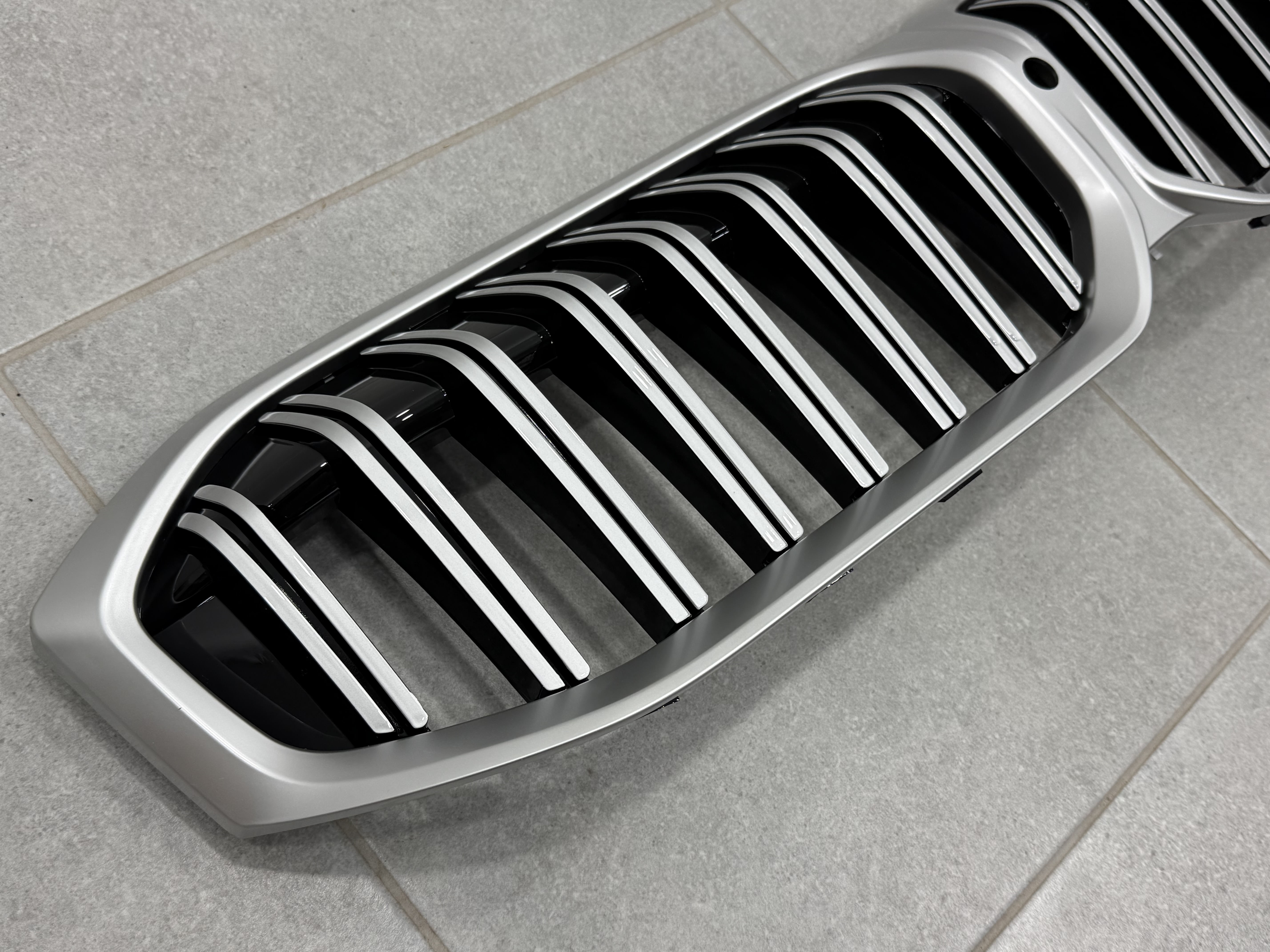 Решітка радіатора ніздрі BMW 3 G20 G21 M Performance 2022+, колір сірий 4