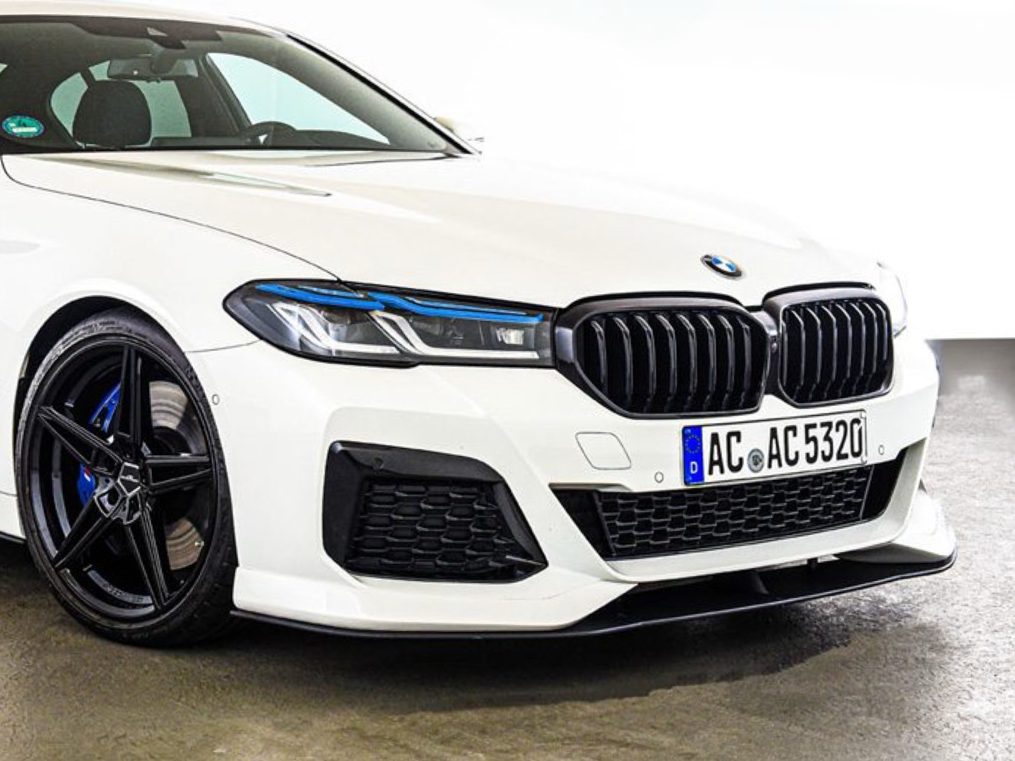 Накладка переднього бампера M-Performance стиль AC Schnitzer для BMW 5 series G30 31 2020-2023 ABS пластик, колір чорний глянець 3