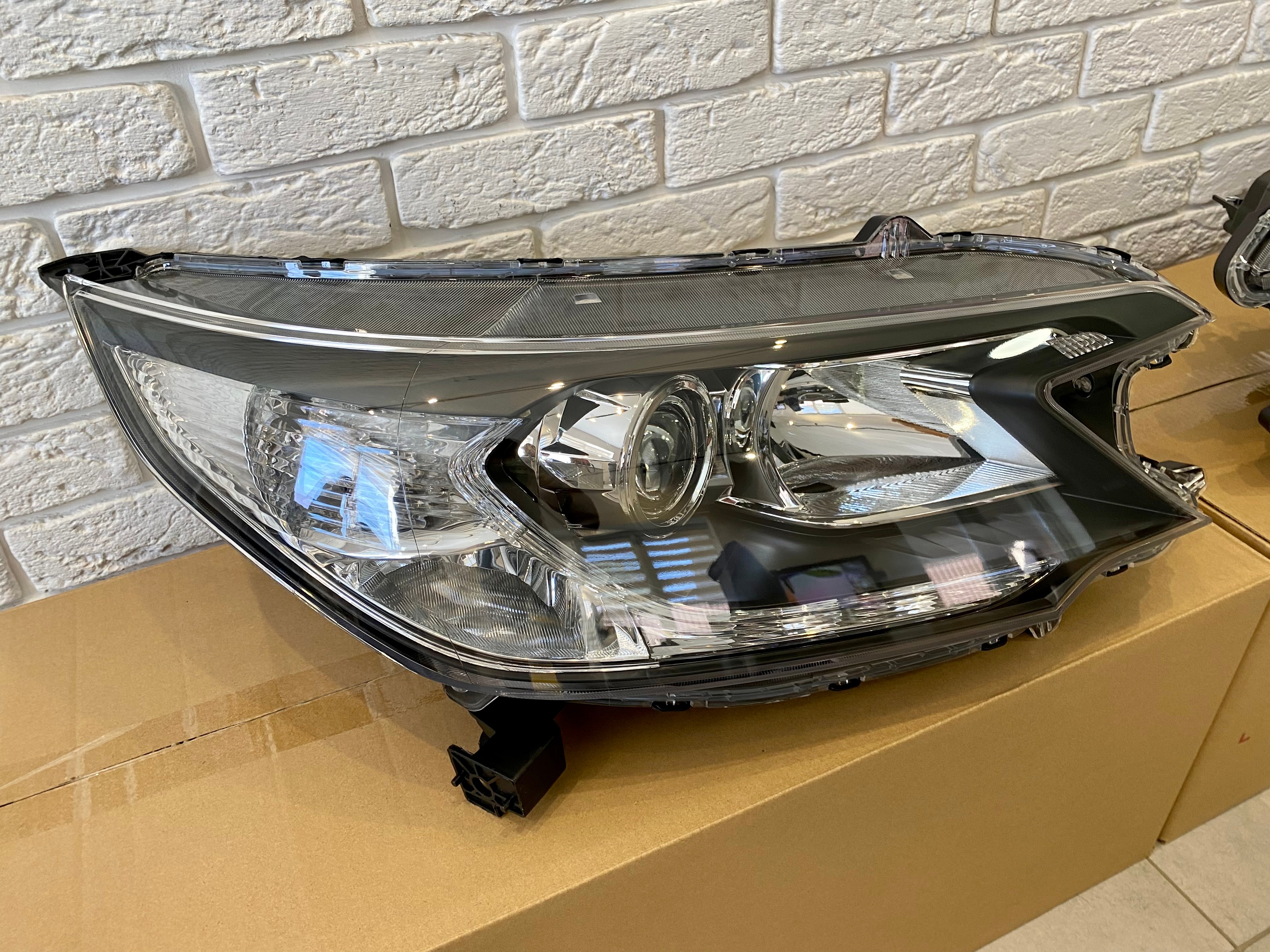 Фара права галоген Honda CR-V 4 2012-2014 3