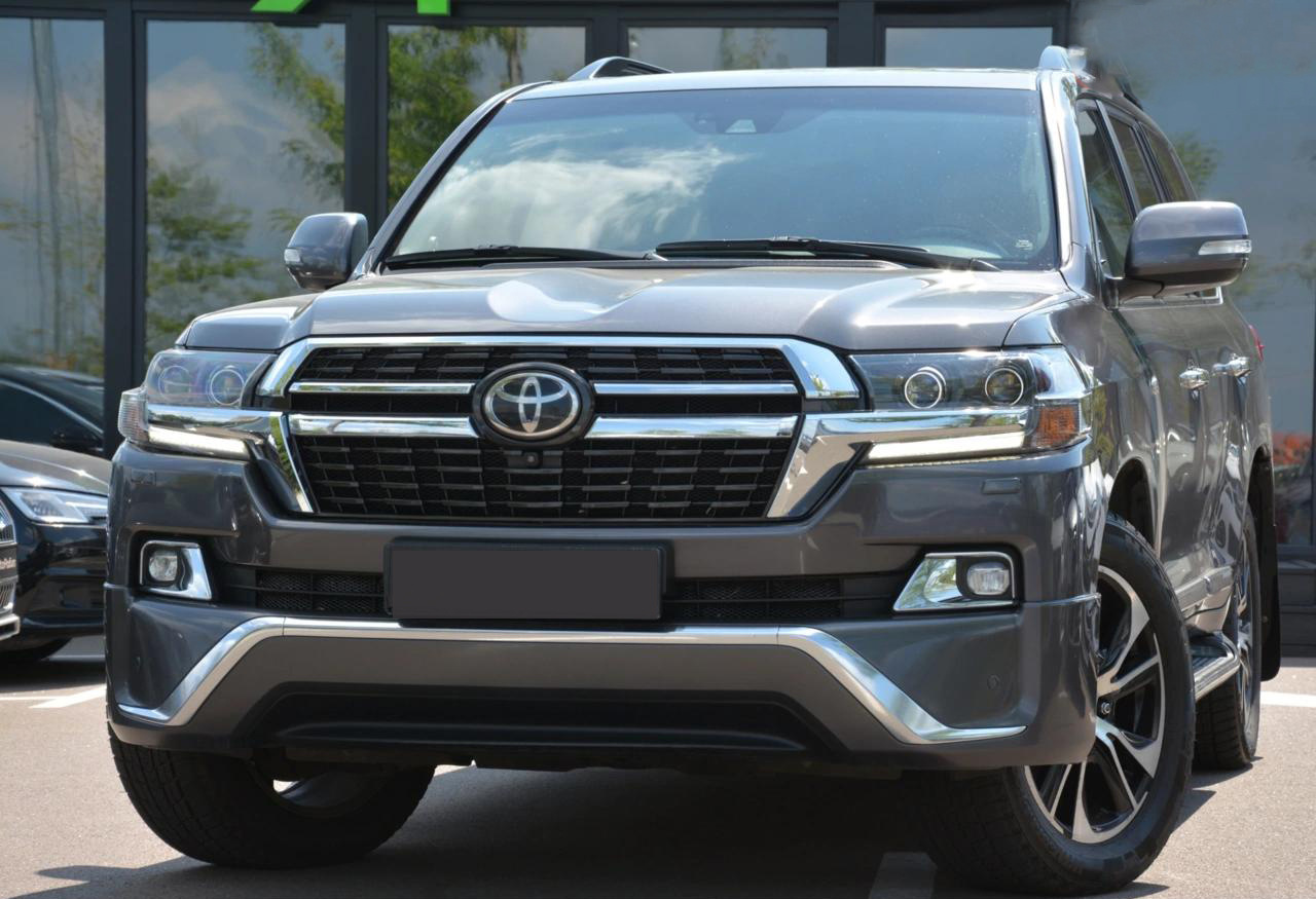 Комплект рестайлінгу з LC200 2008-2015 на 2016 Executive 4
