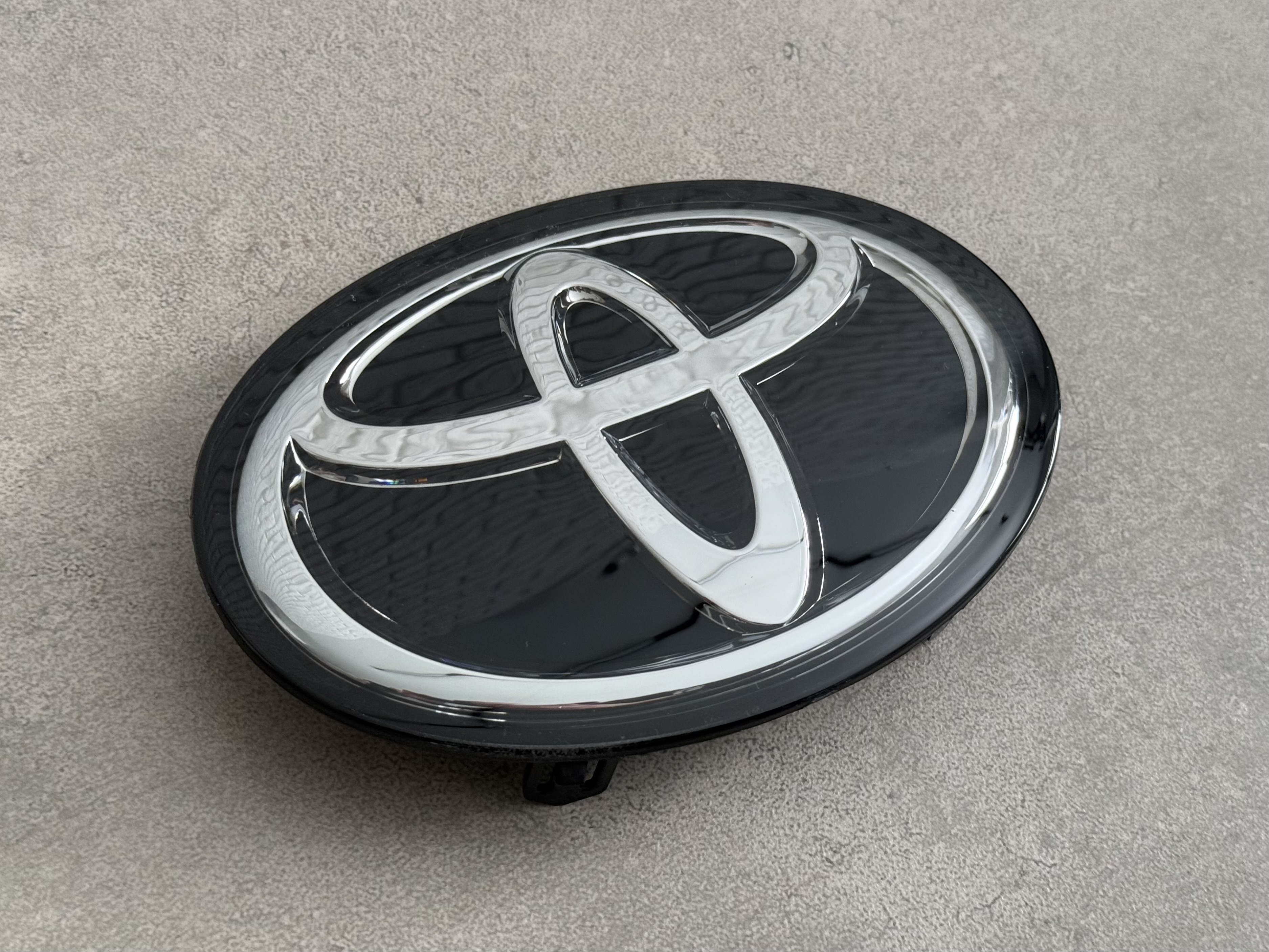 Емблема TOYOTA чорна ПІД ДИСТРОННИК 5314133130 6