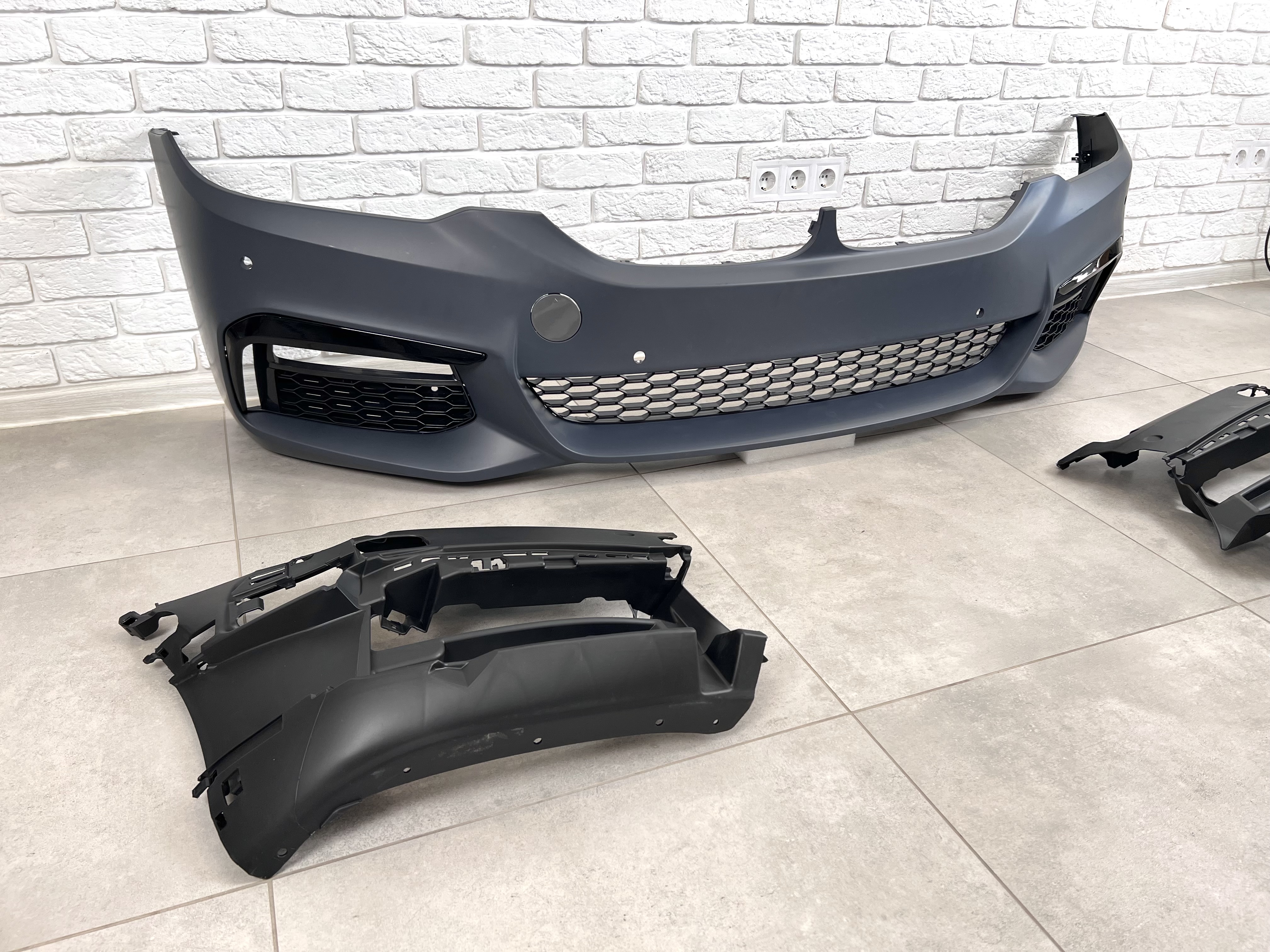 Передній бампер M Paket BMW 5 Series G30 G31 2017-2020 6