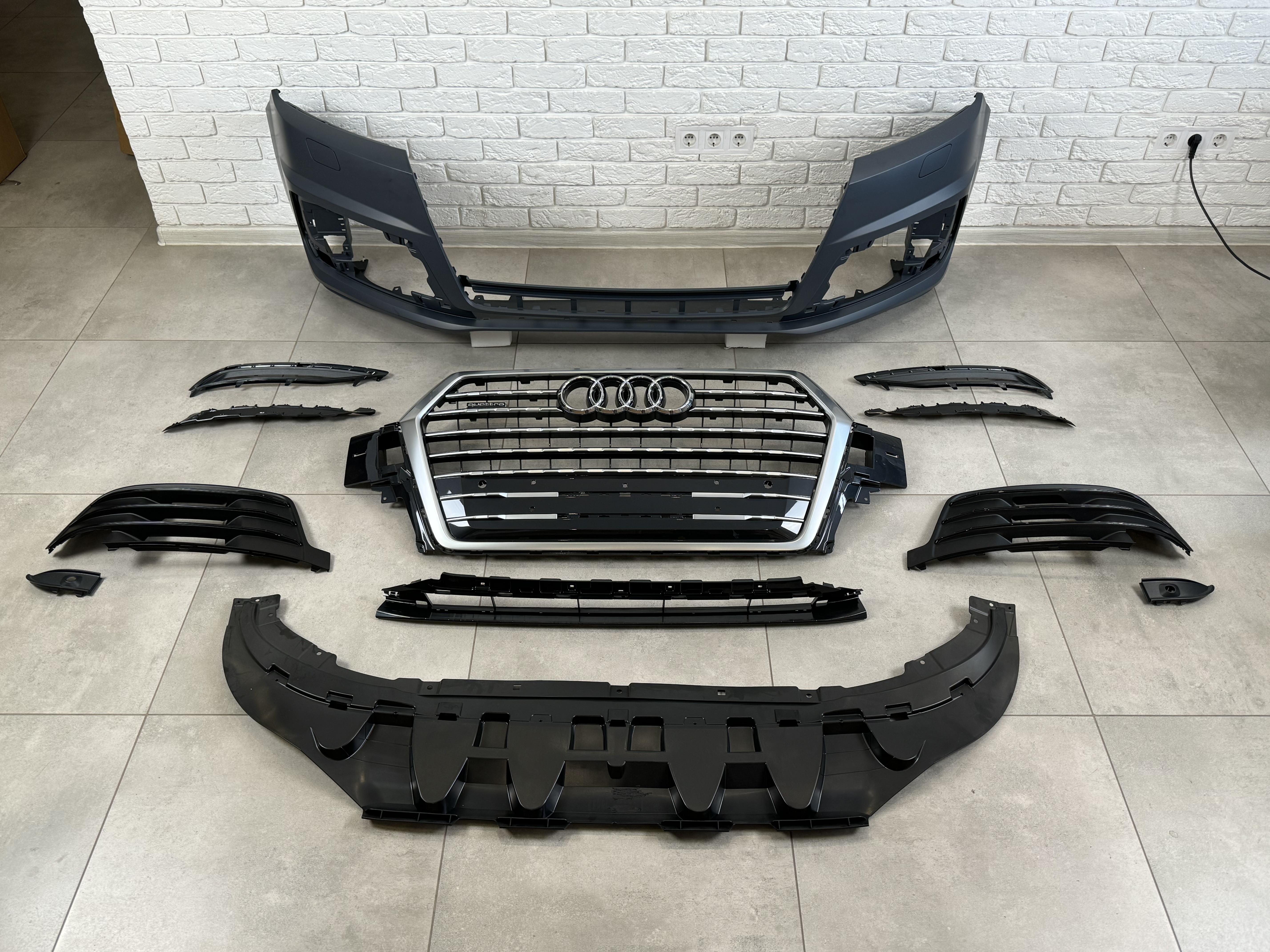 Бампер передній у зборі S-Line БЕЗ РАДАРУ Audi Q7 4M 2015-2019 2