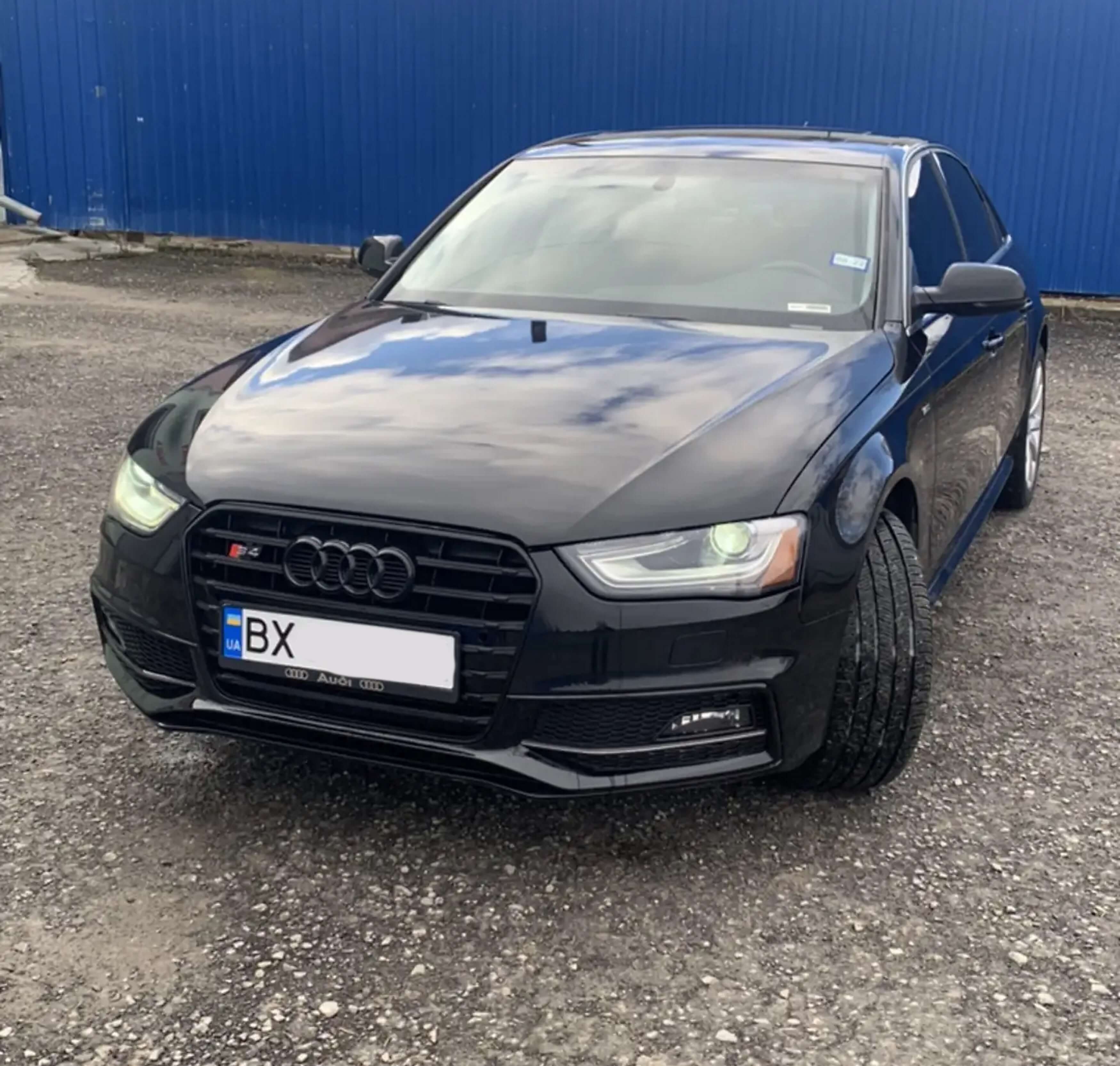 Решітка радіатора Full Black (в стилі S4) на Audi A4 B8 2011-2015 року 6