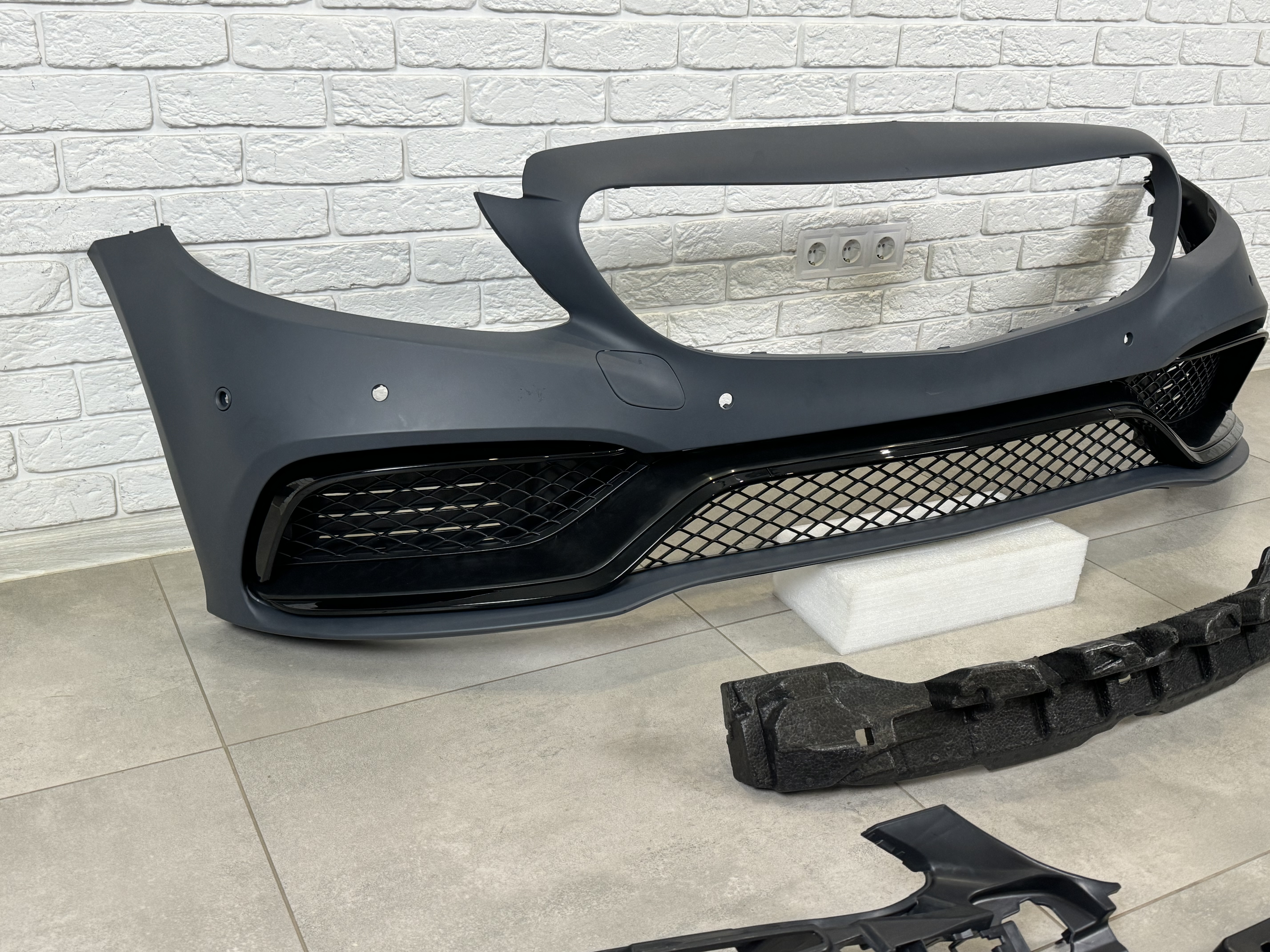 Бампер у зборі стиль AMG C63 Mercedes C-class W205 2014-2018 4