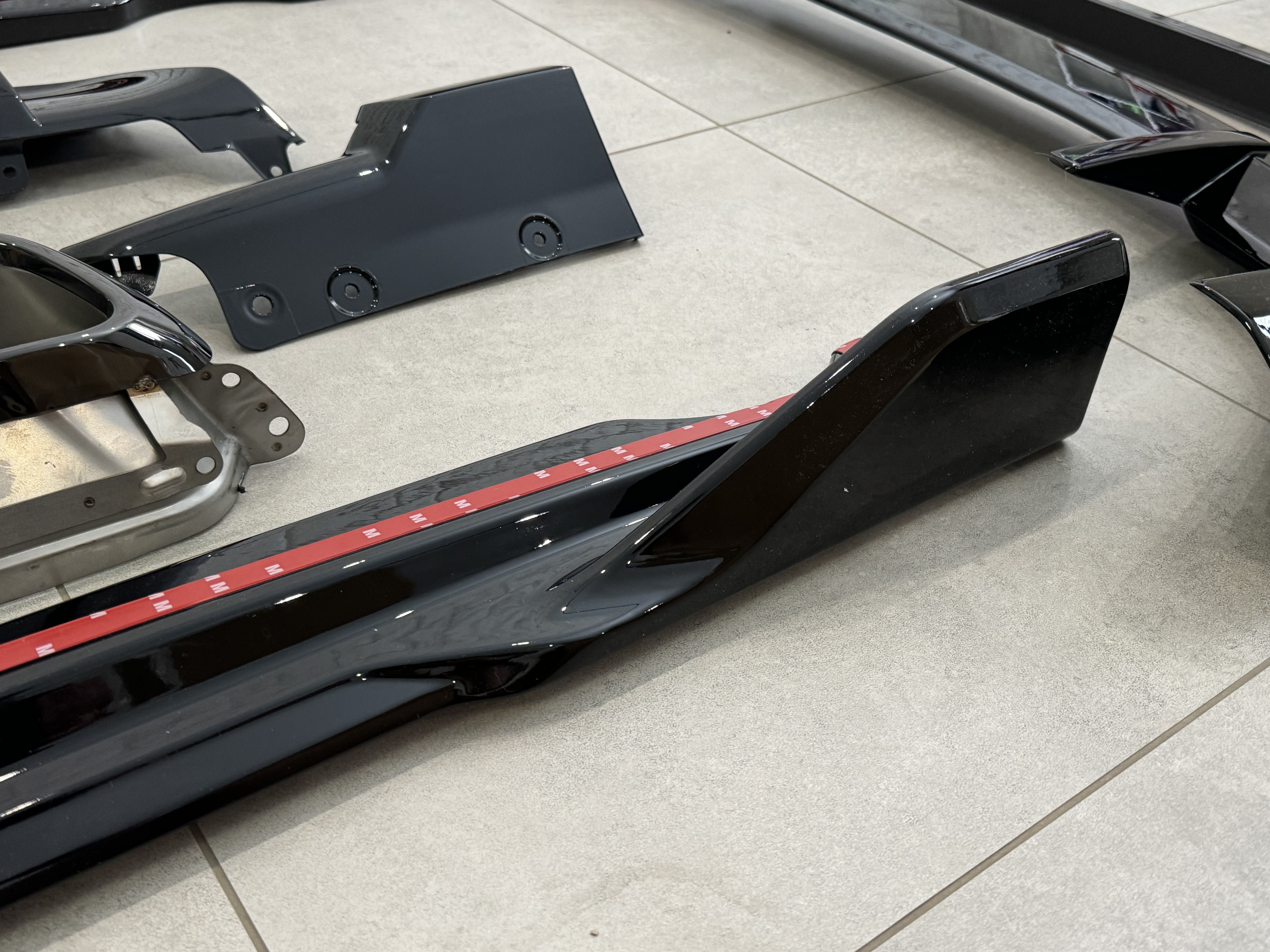Комплект обвісу M paket LCI Paradigm Black Knight для BMW X5 G05 2023+, колір чорний глянець 5