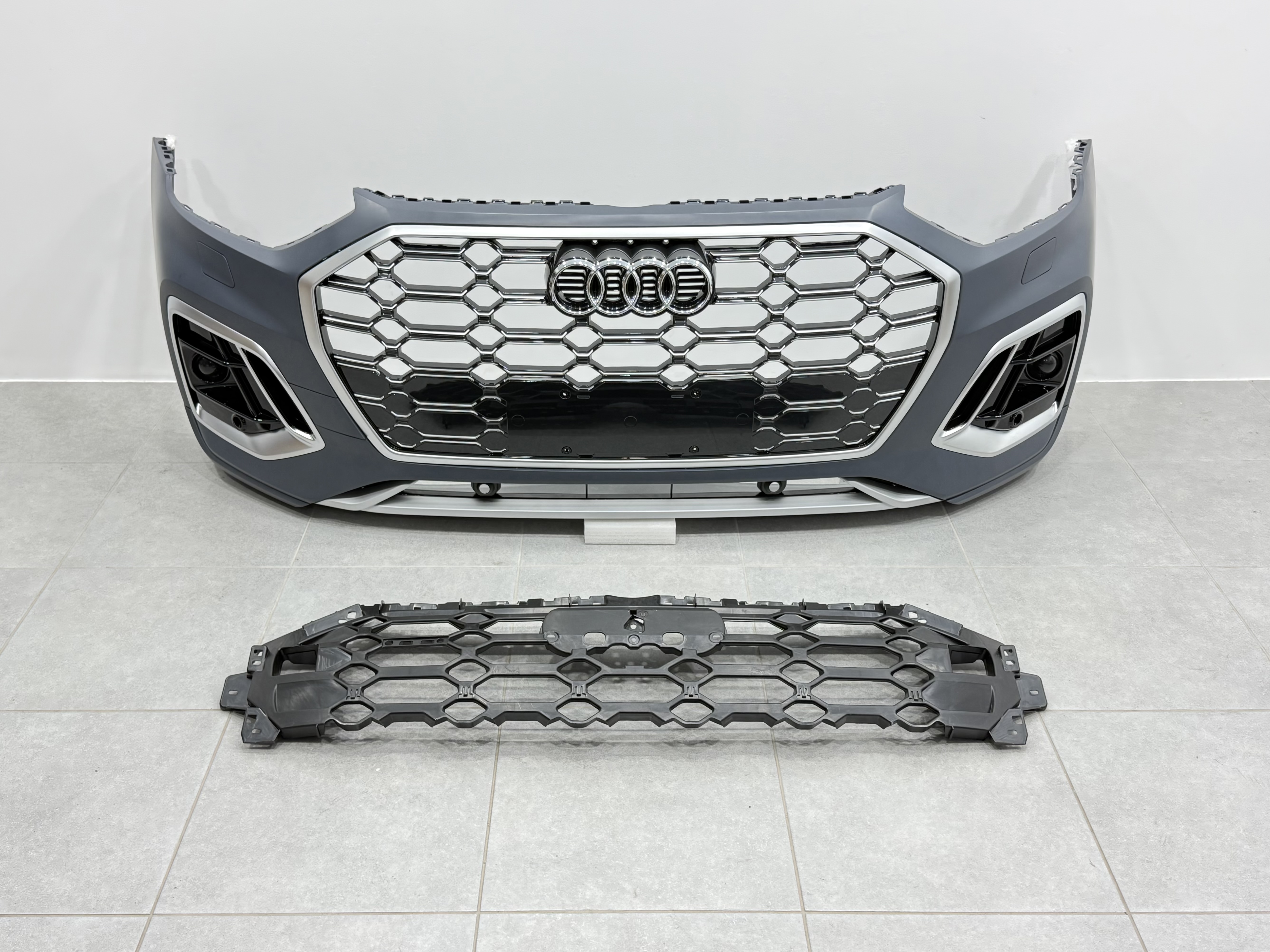 Бампер передній у зборі S-Line CHROME для Audi Q5 2021-2024 3
