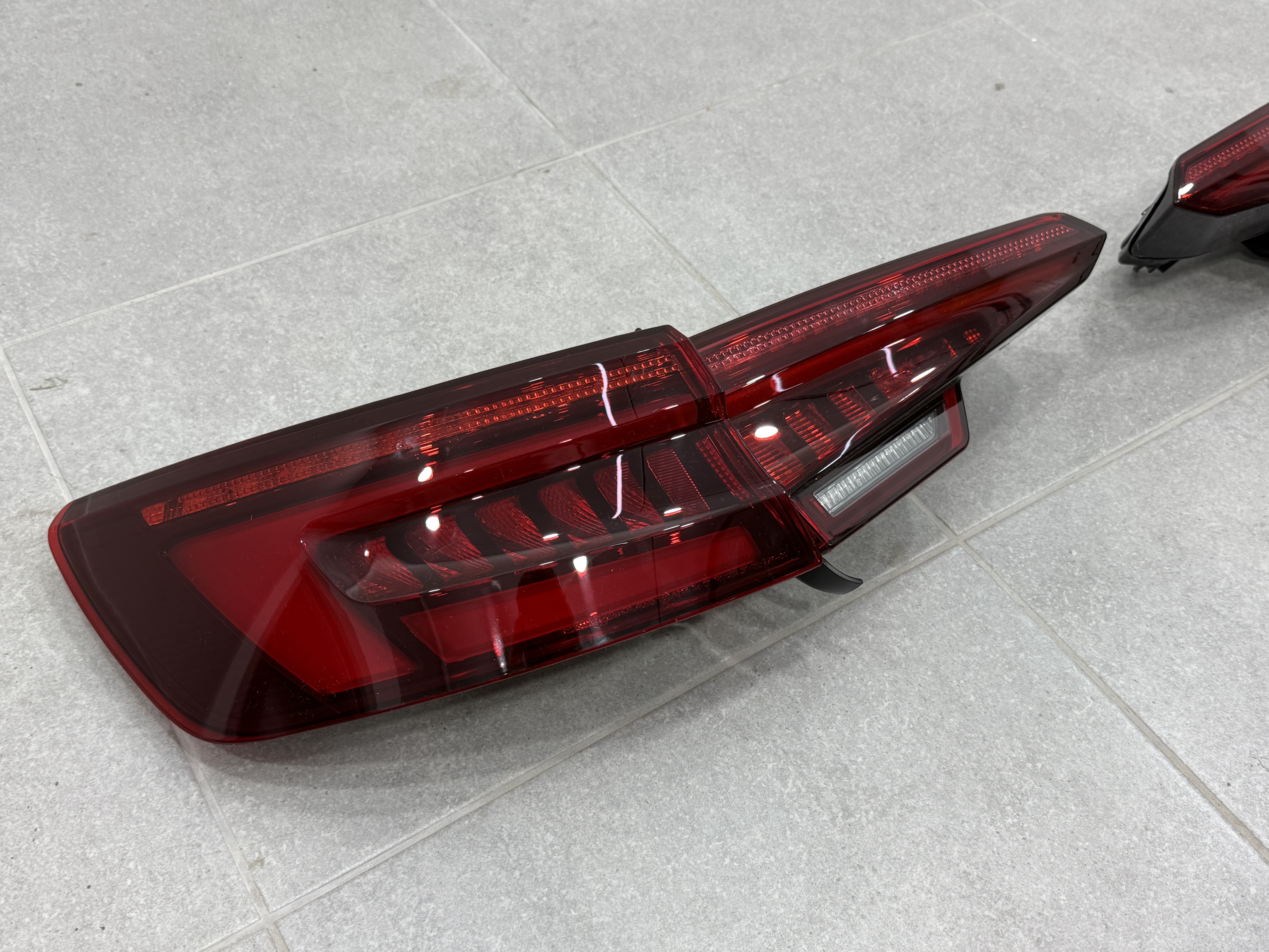 Задні LED ліхтарі для AUDI A4 B9 2015-2019 4