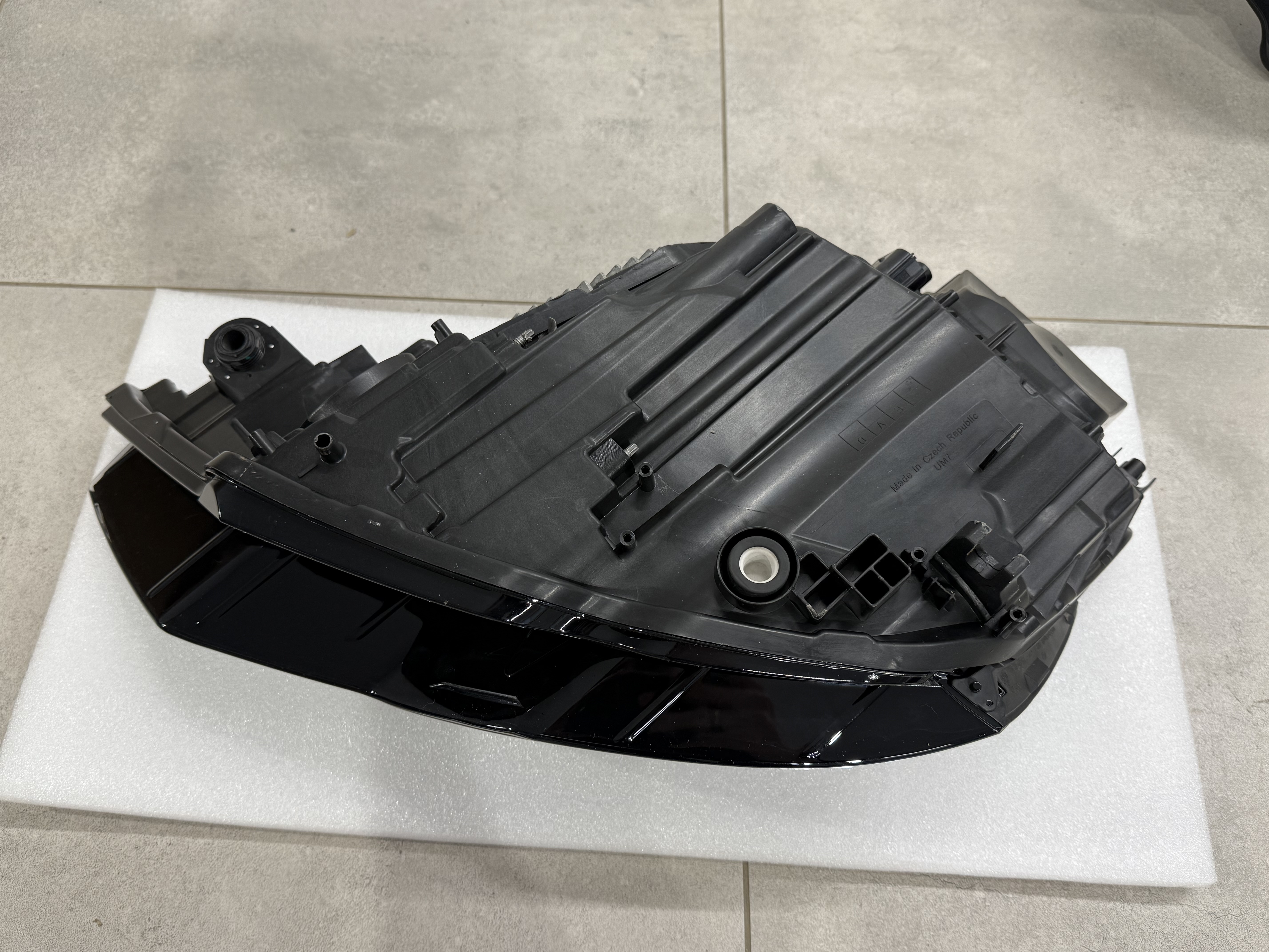 FULL LED фари для AUDI A6 C8 2018 - 2шт. комплектні з блоками 2