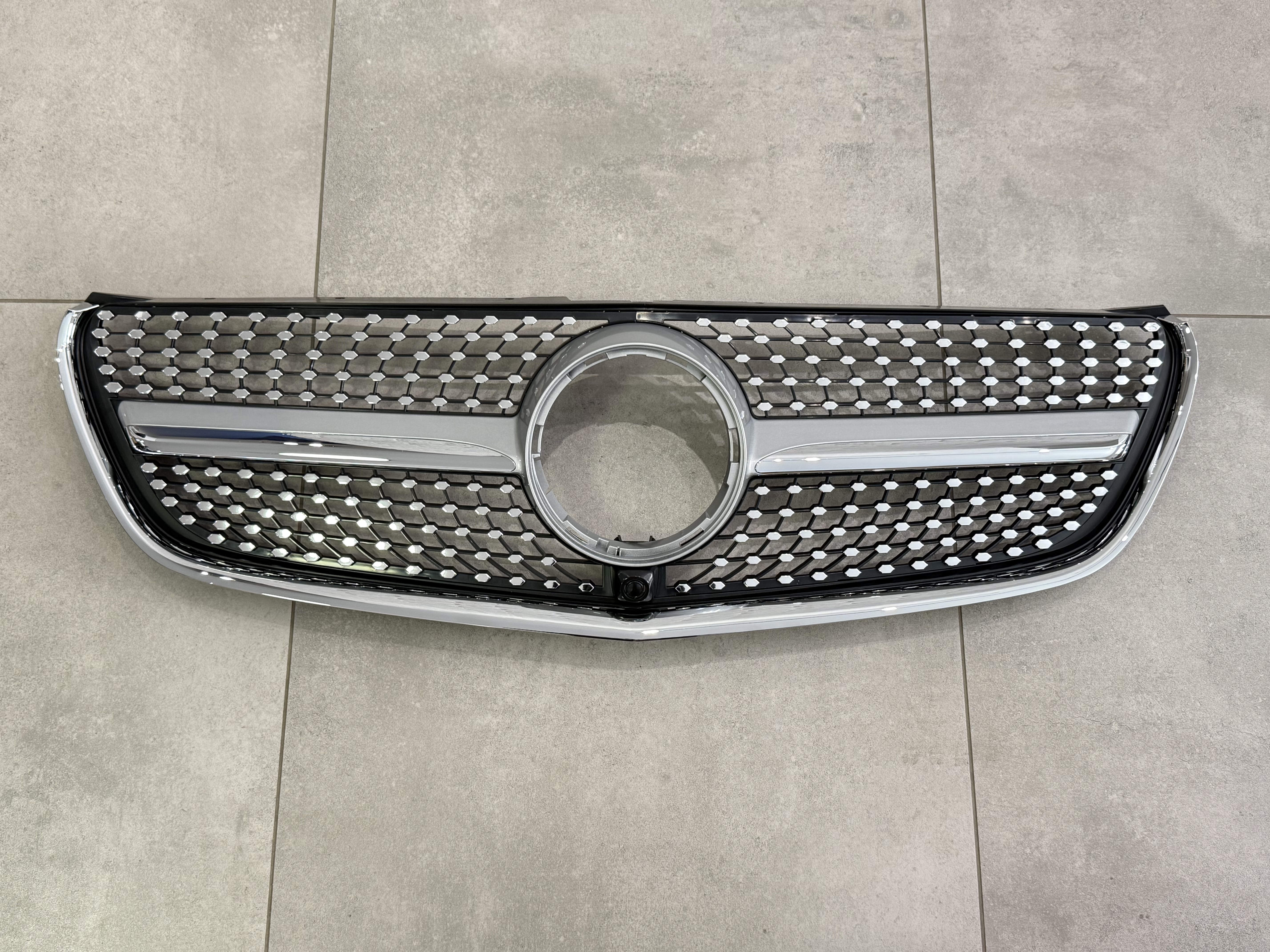 Решітка радіатора DIAMOND SILVER Mercedes Benz V-class W447 2014-2019 ДЛЯ AMG І ЗВИЧАЙНОГО 4