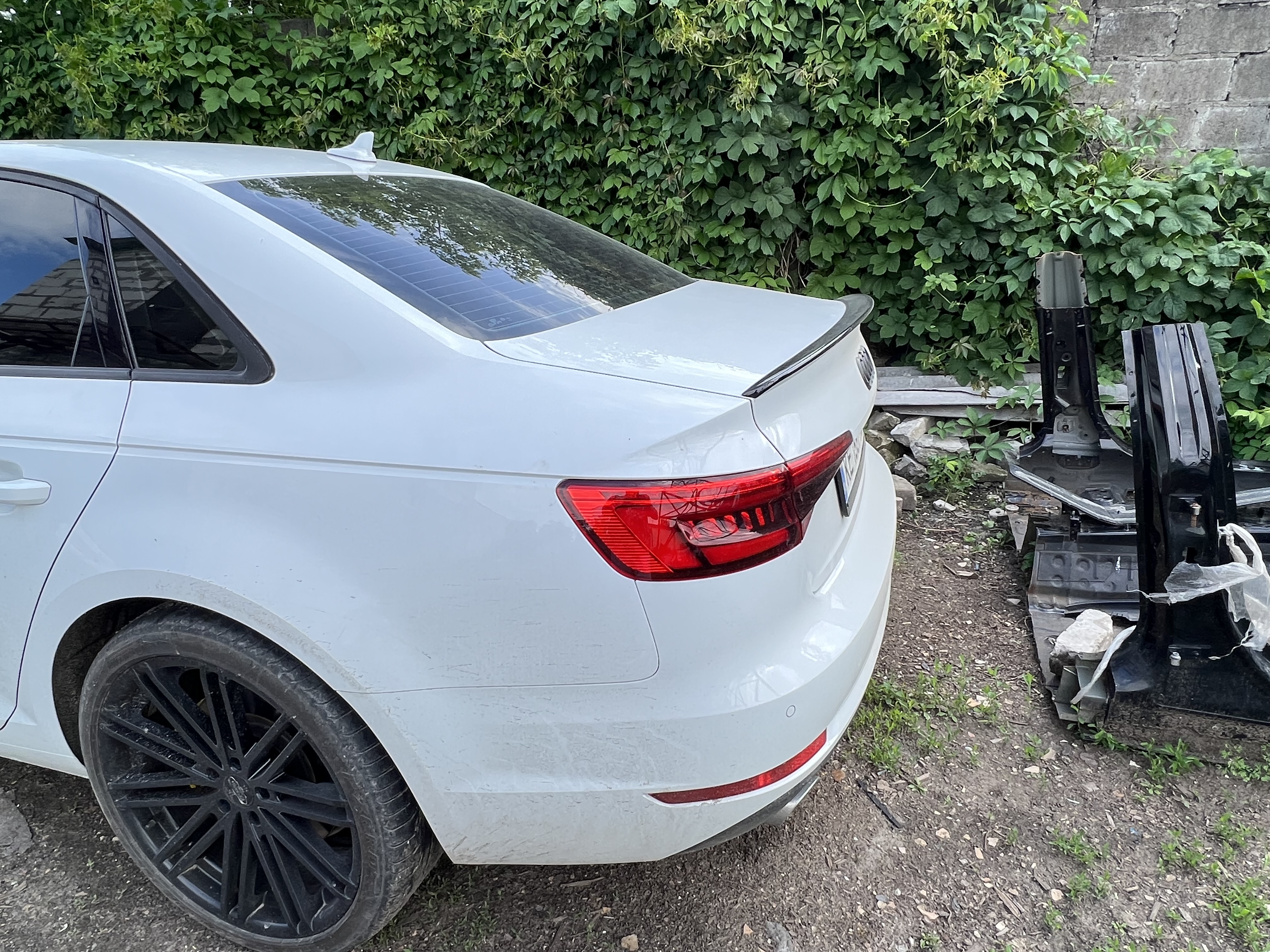 Спойлер лип на багажник Audi A4 B9 2015-ABS пластик, колір чорний глянець 6
