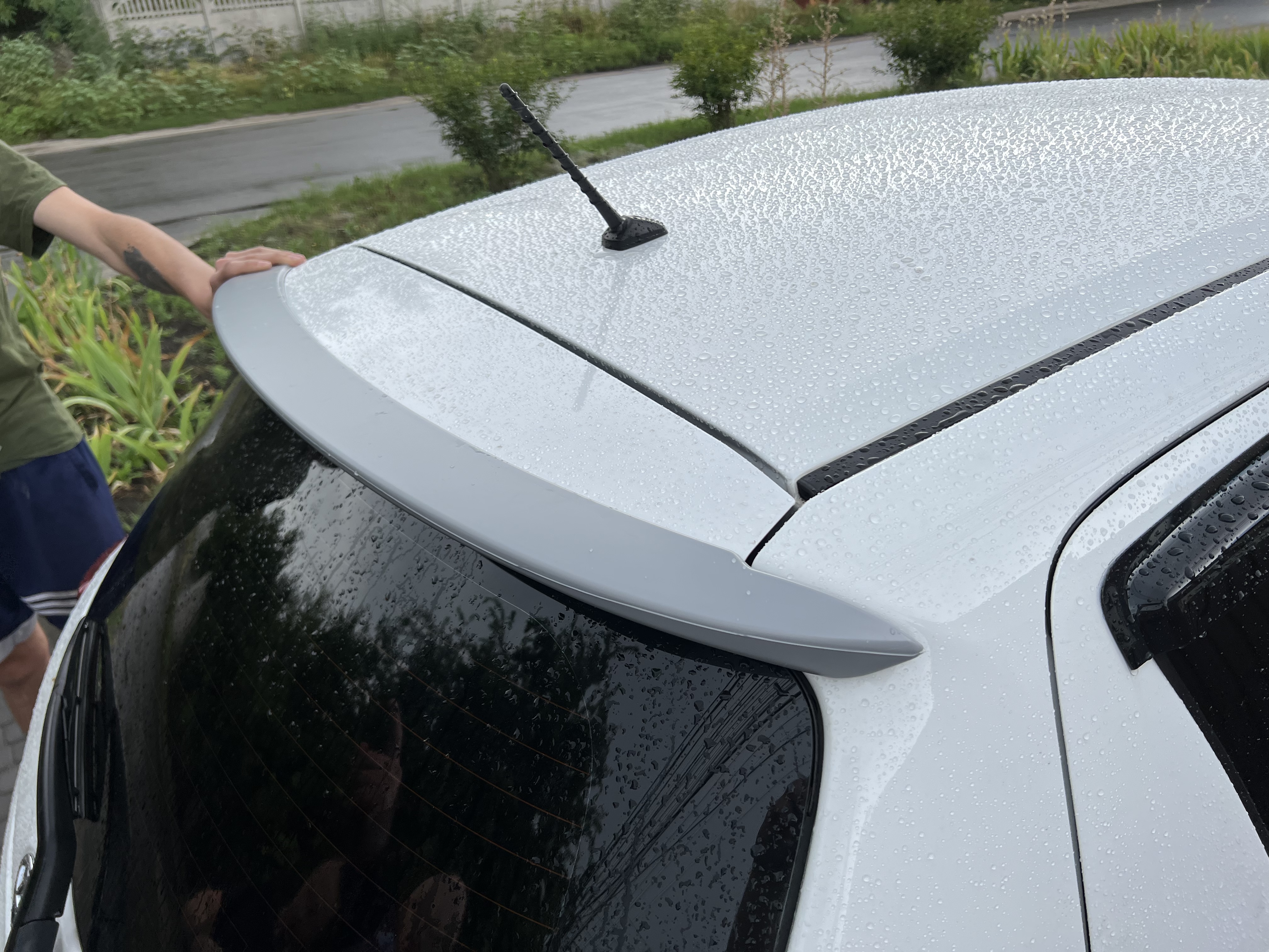 Спойлер козирок на кришку багажника Toyota Yaris 2011-2015 ABS пластик під фарбування 4