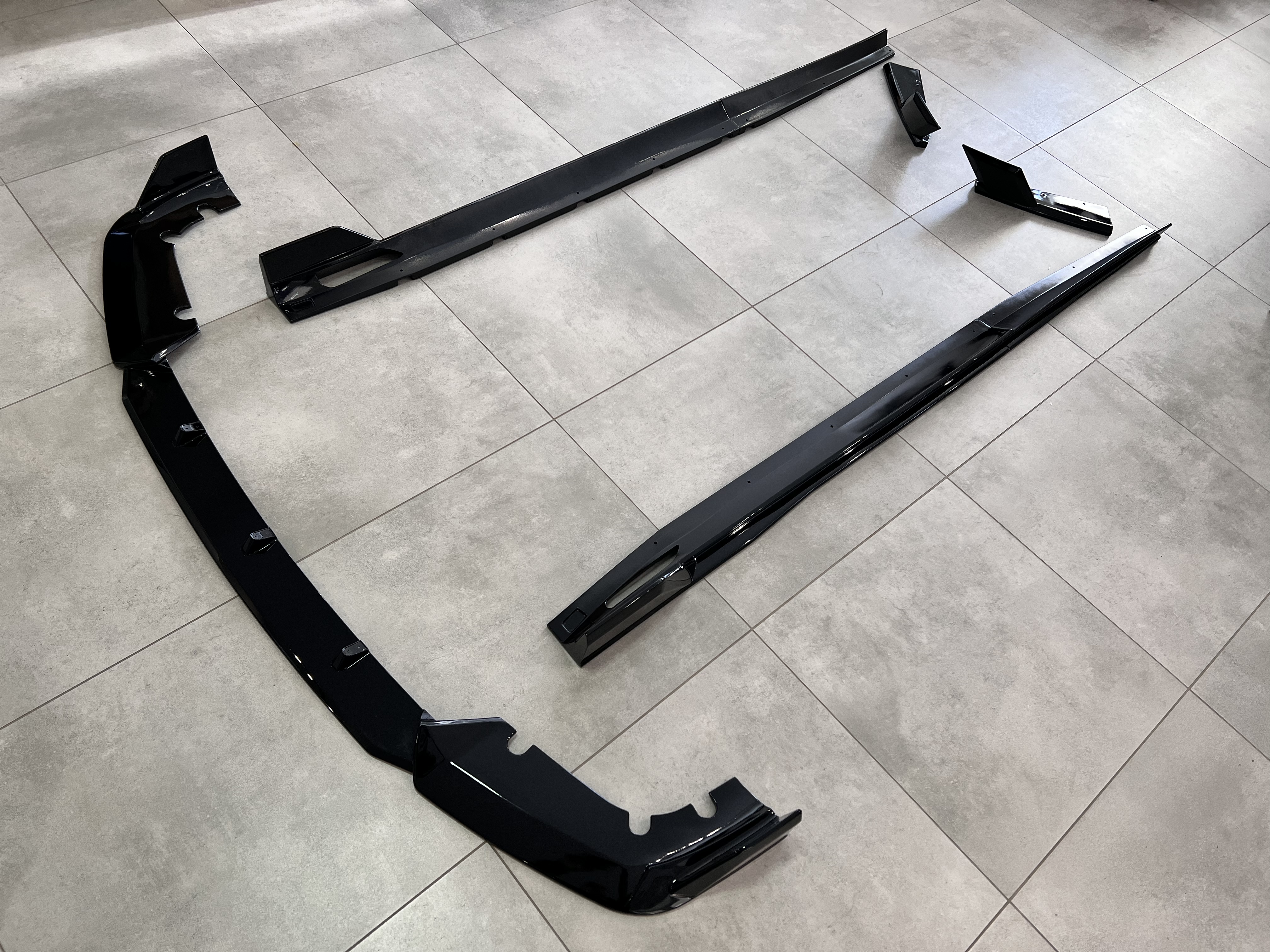 Комплект обвісу накладки бампера леза порогів для BMW X5M F95 2019-2022 6