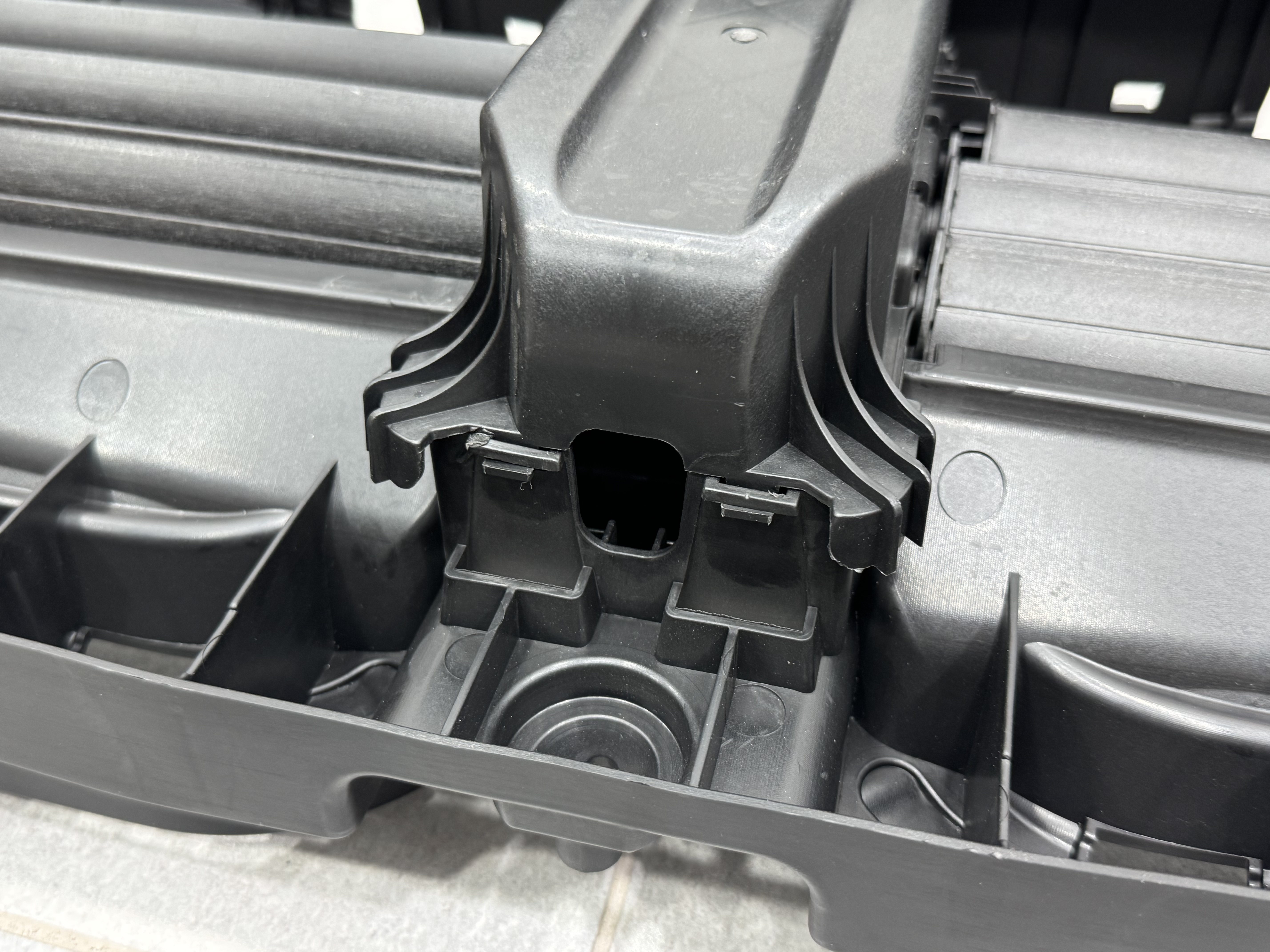 Жалюзі без моторчика 51745A22688 для BMW iX3 G08 2021+ 3