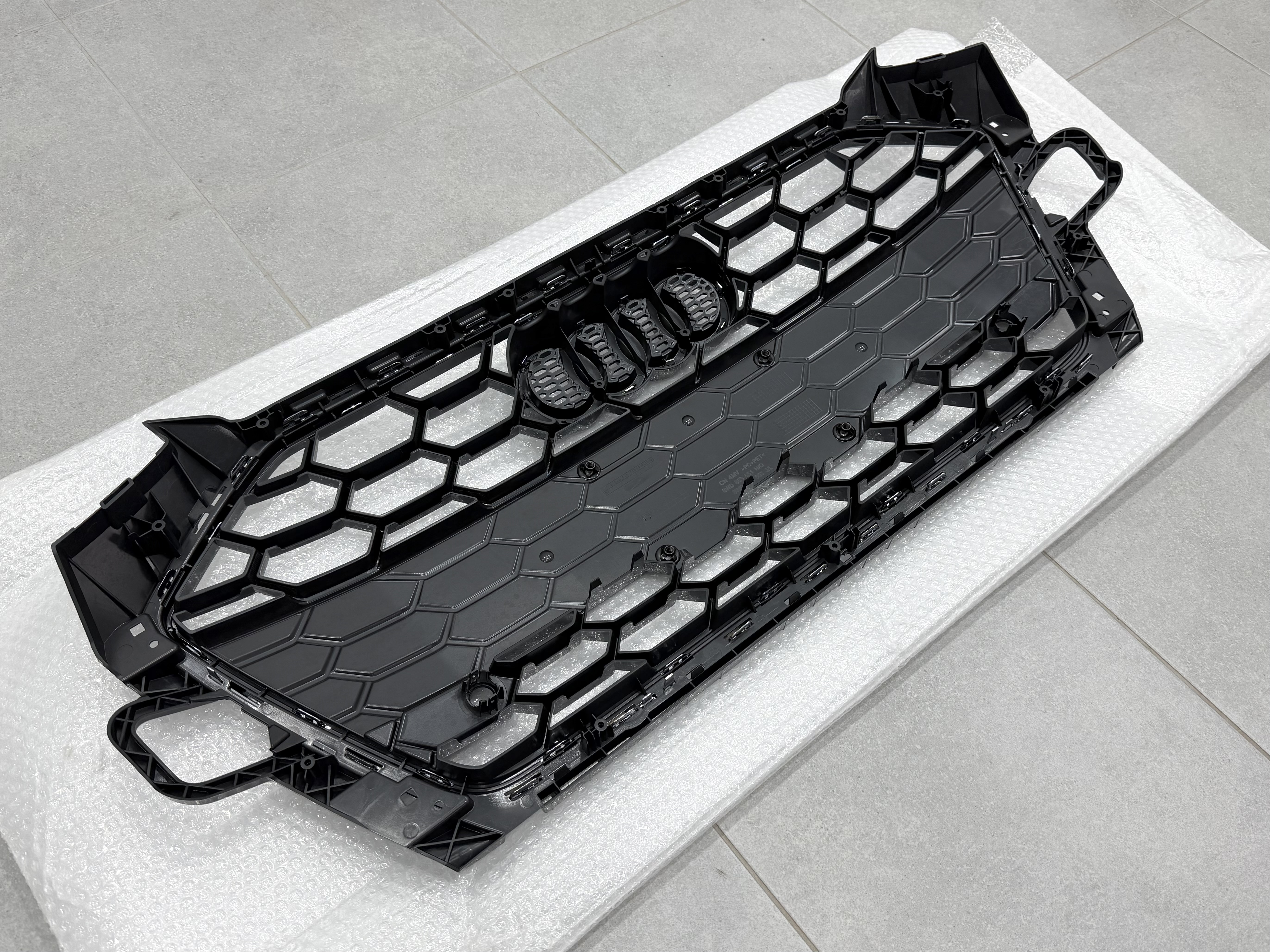 Решітка радіатора S-Line 8W0853651 для Audi A4 B9 2020-2023 3
