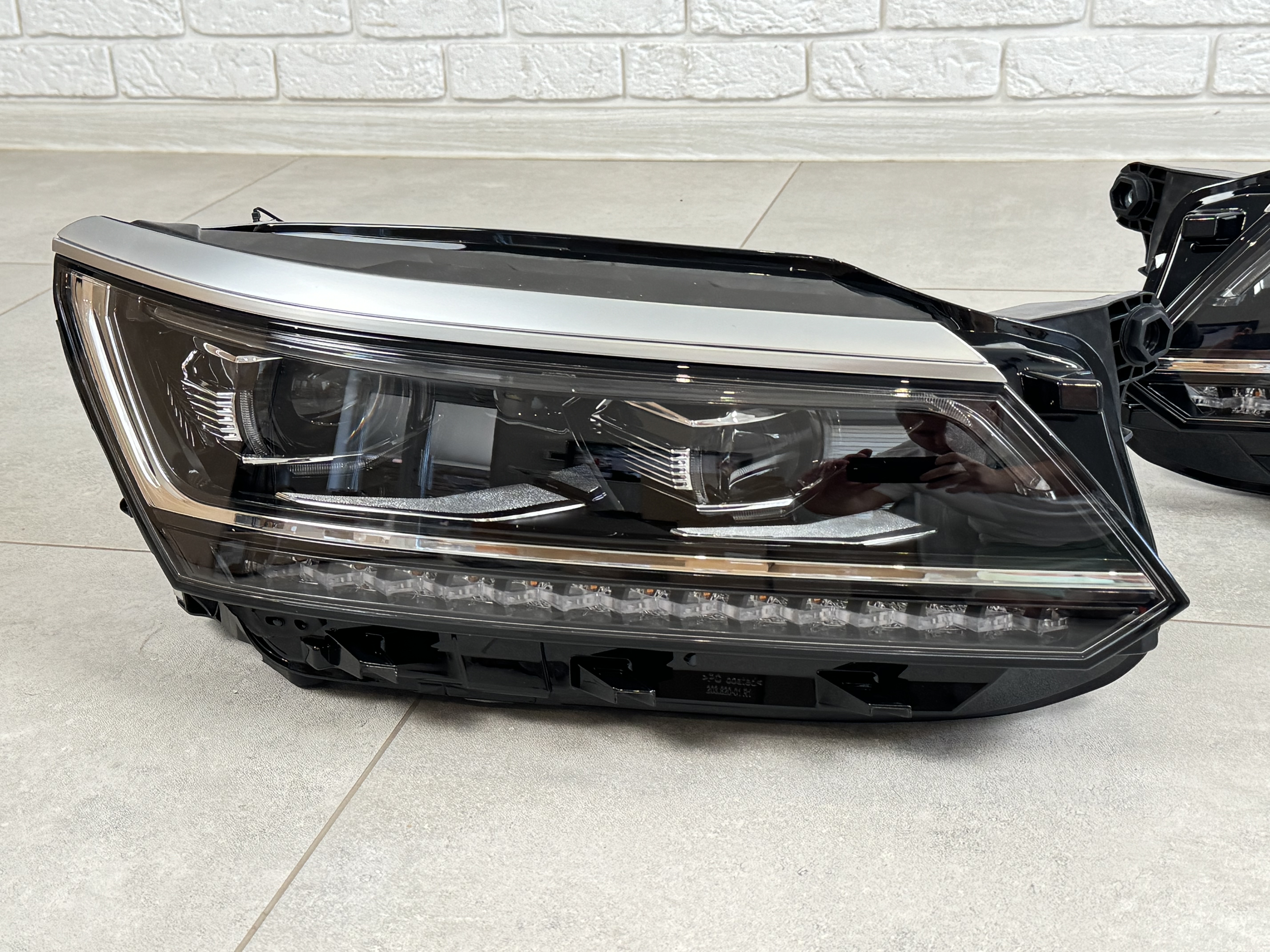 FULL LED фари для Volkswagen Passat USA B8 2016-2019 (комплектні ліва + права 2шт.) 4