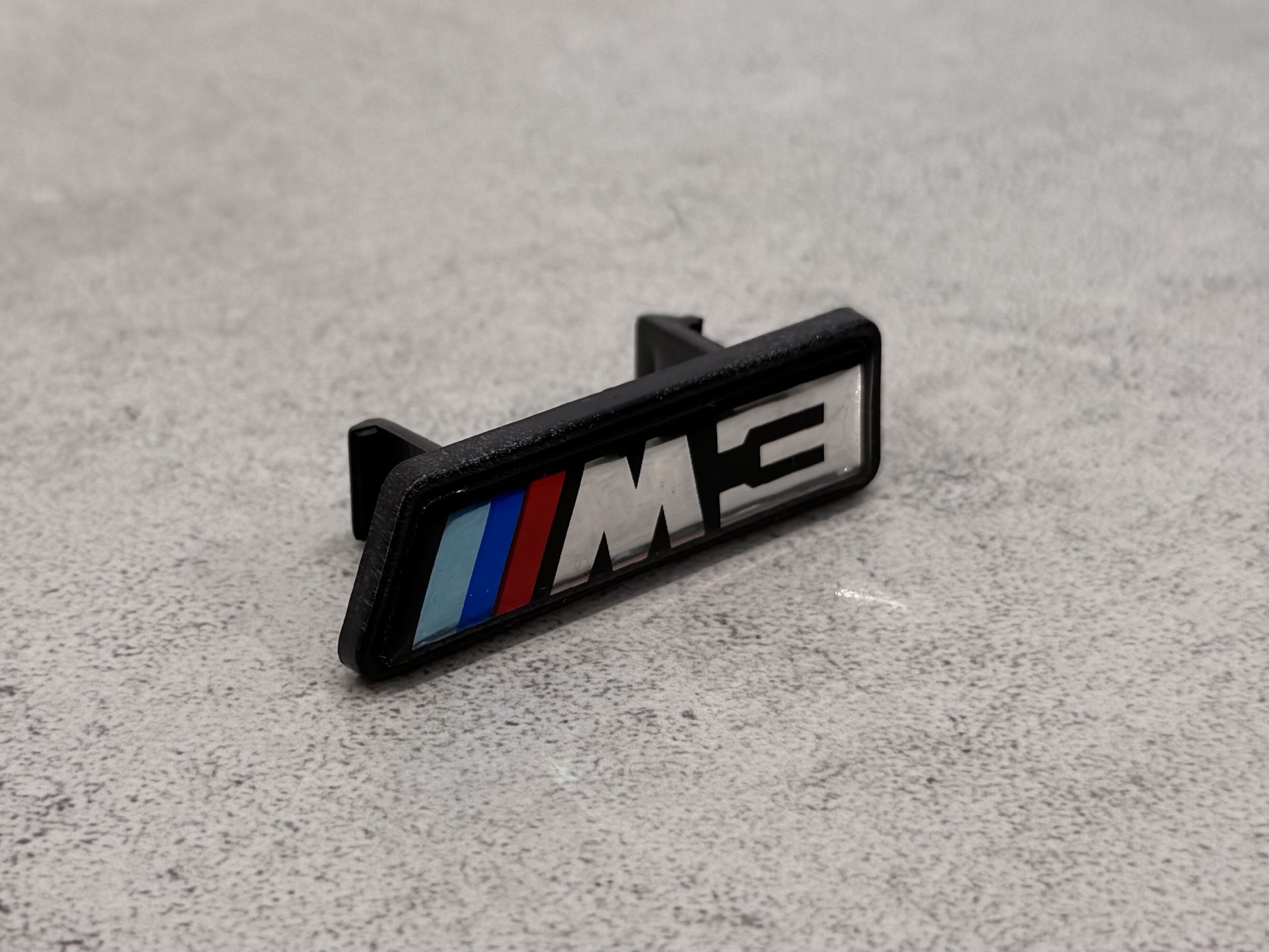 Шильдик в радіаторну решітку M3 BMW 3 series F30 / F31 2012-2018 4