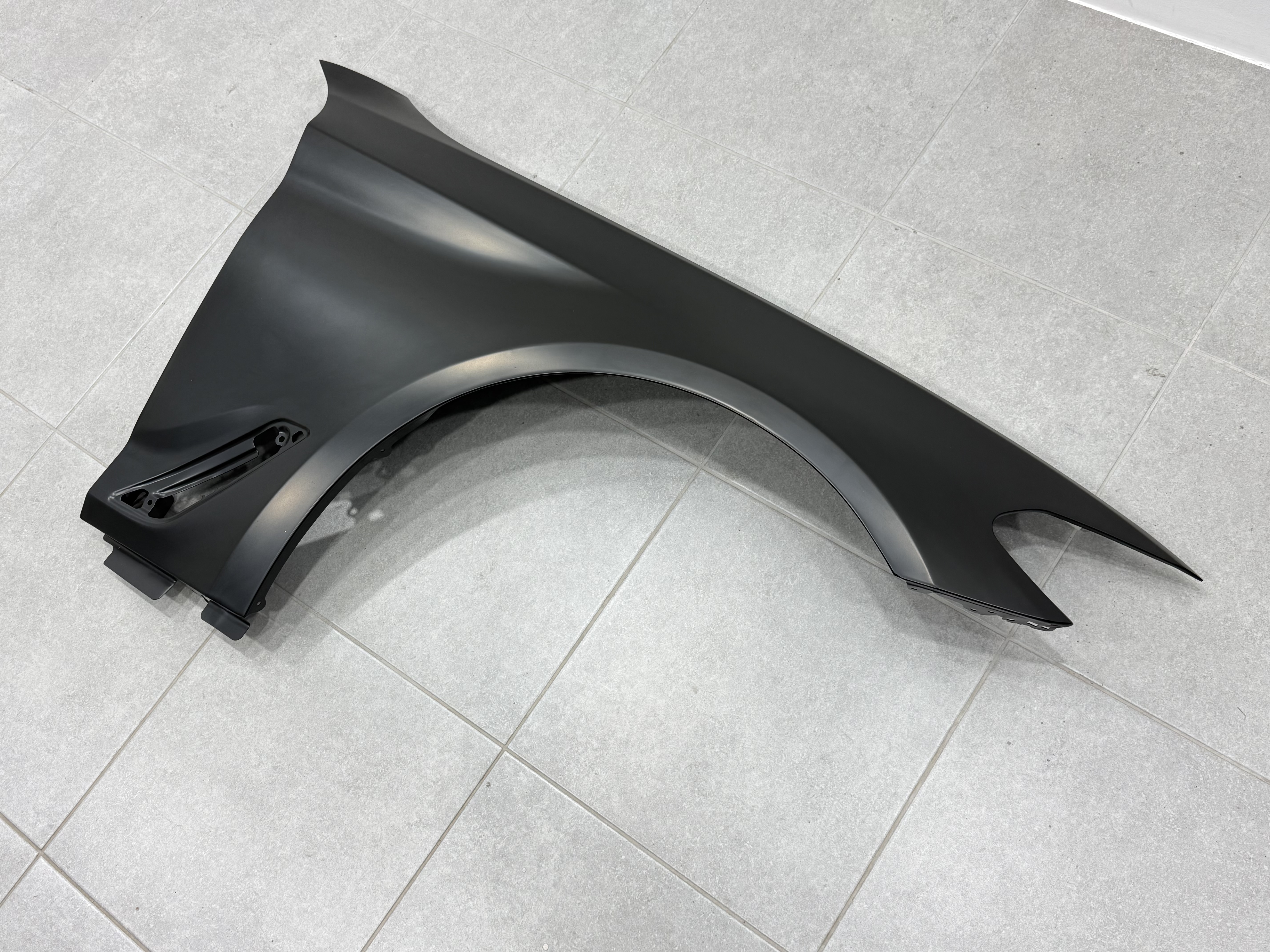 Крило праве BMW 5 series G30 / G31 2016-2023 алюміній 41007443688 2
