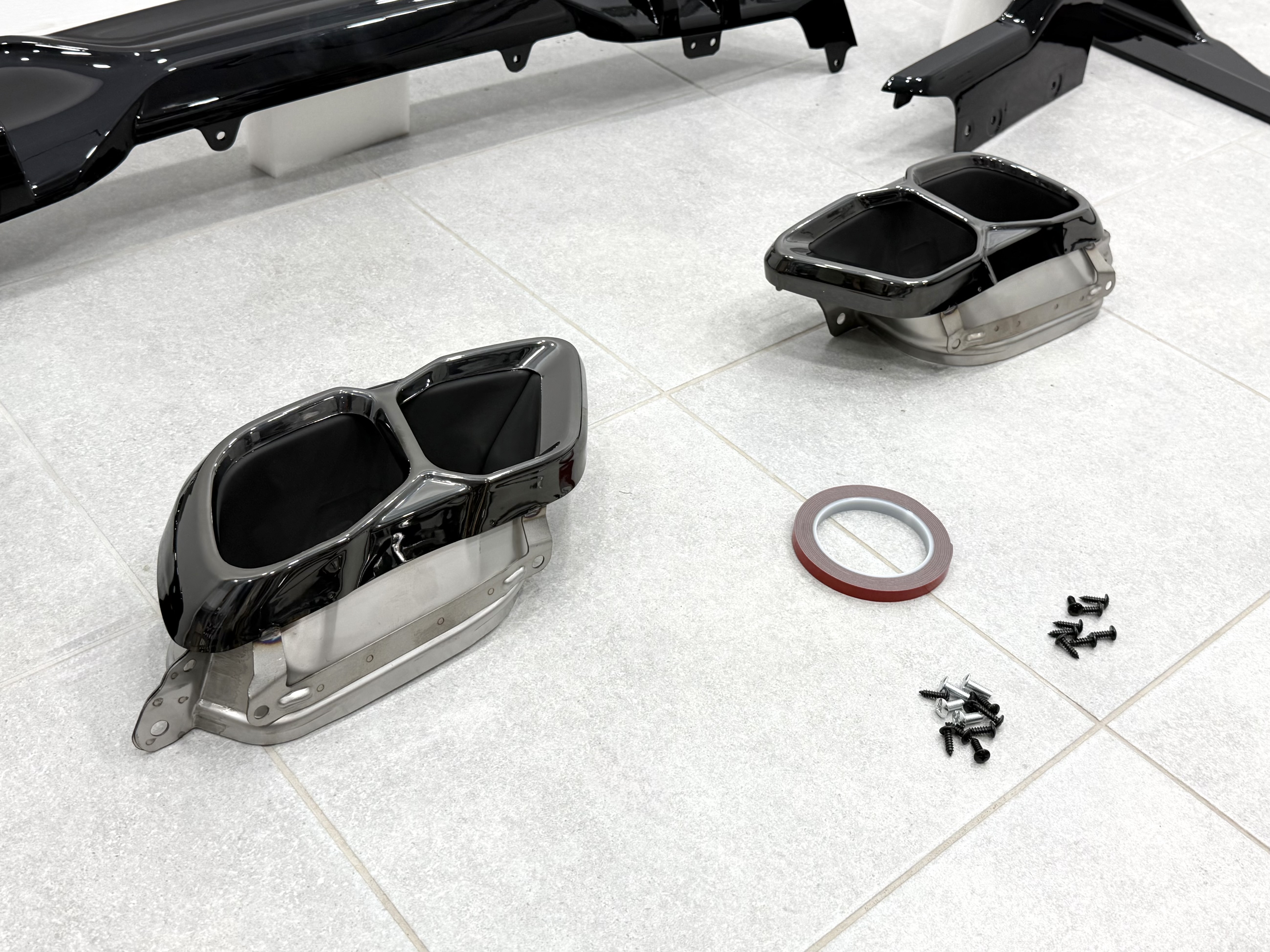 Комплект обвісу M paket LCI Paradigm для BMW X5 G05 2023+, колір чорний глянець 4