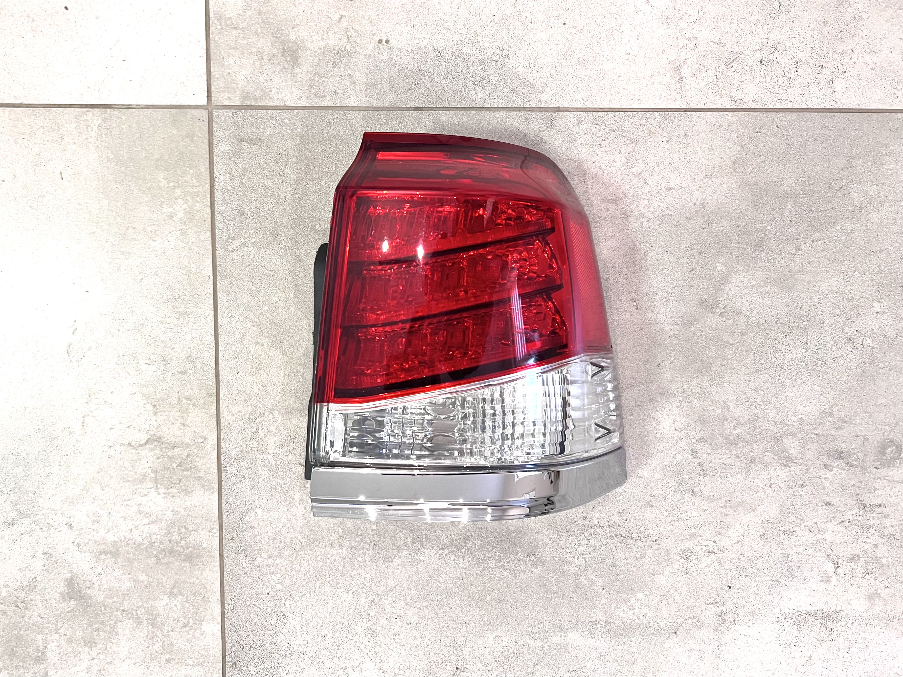 Зовнішній правий ліхтар Lexus LX 570 рестайлінг 2012+ 3