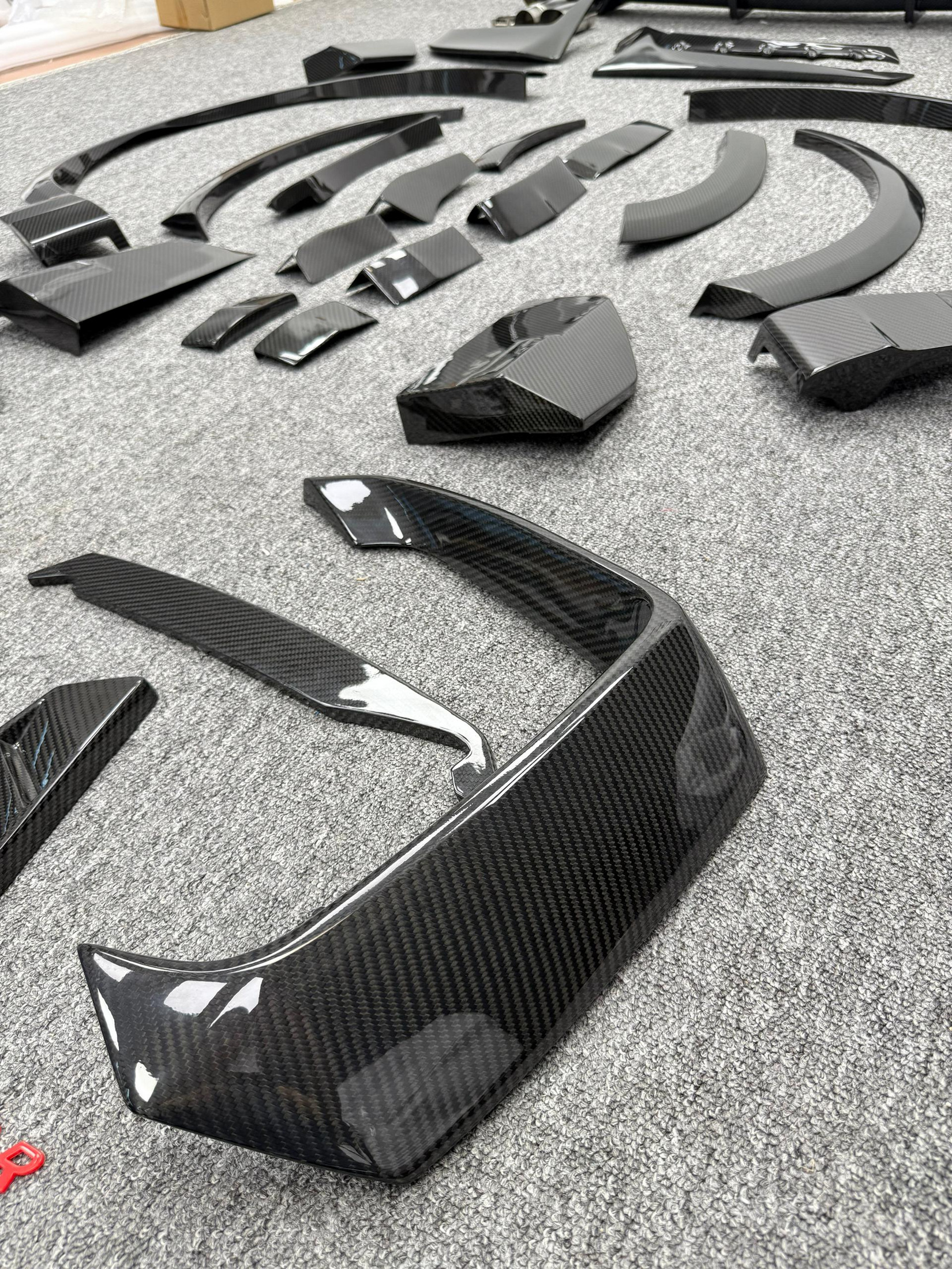 Комплект обвісу Carbon Set (для RSQ8 2024+) 5