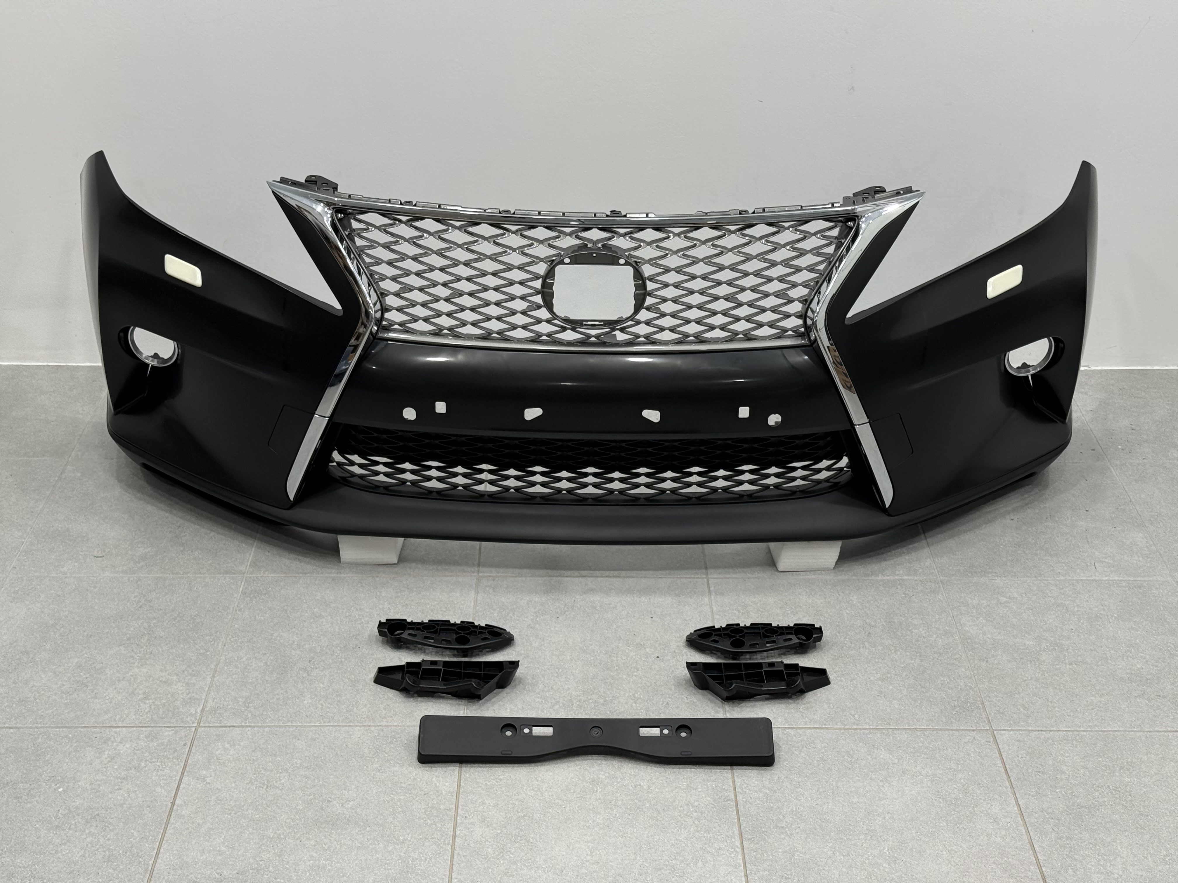 Бампер передній комплектний F-Sport Lexus RX рестайлінг 2012-2015 3