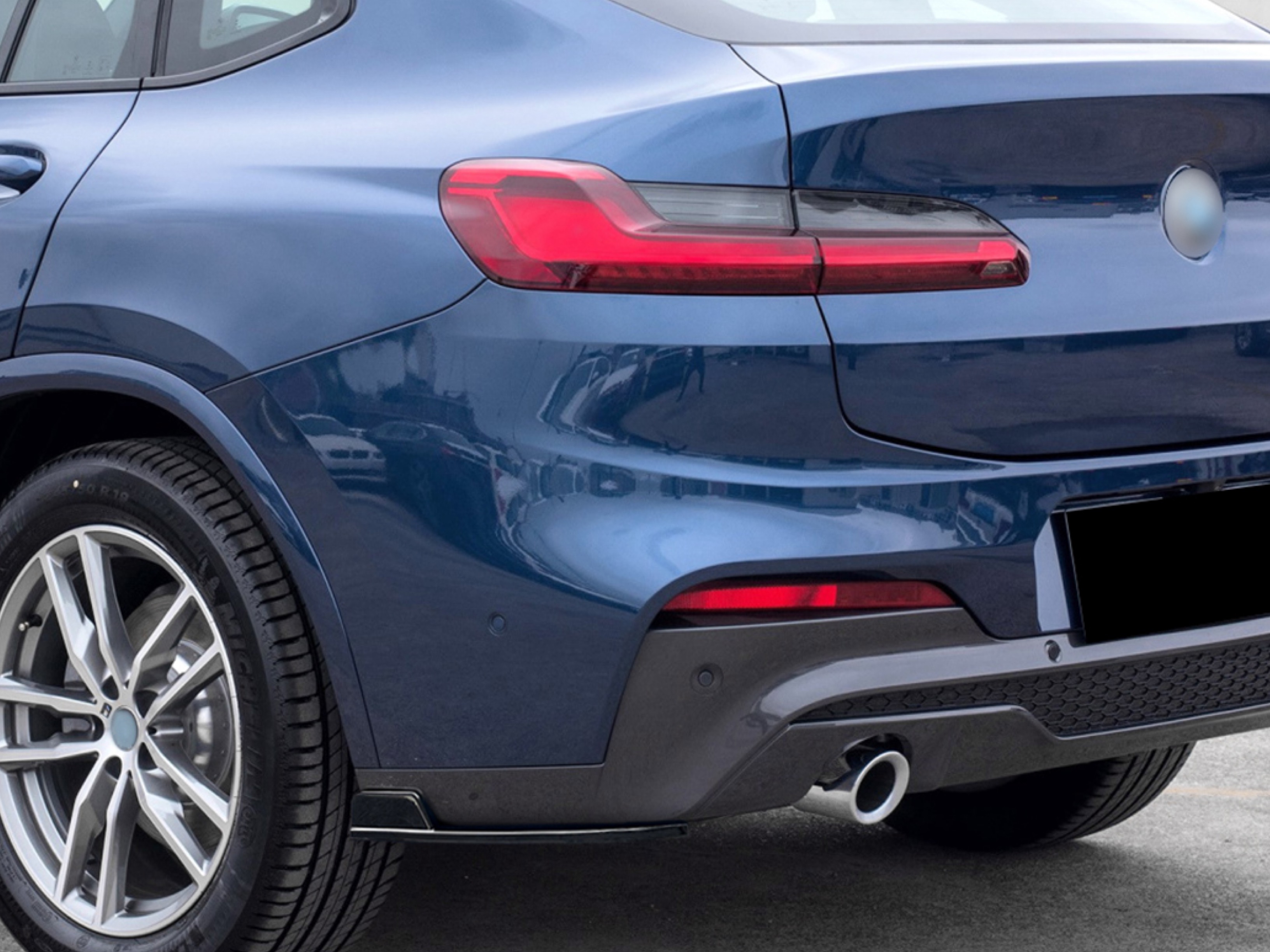 Леза накладки заднього бампера M-Performance BMW X4 G02 2018-2022 2шт. ABS пластик, чорний глянець 3