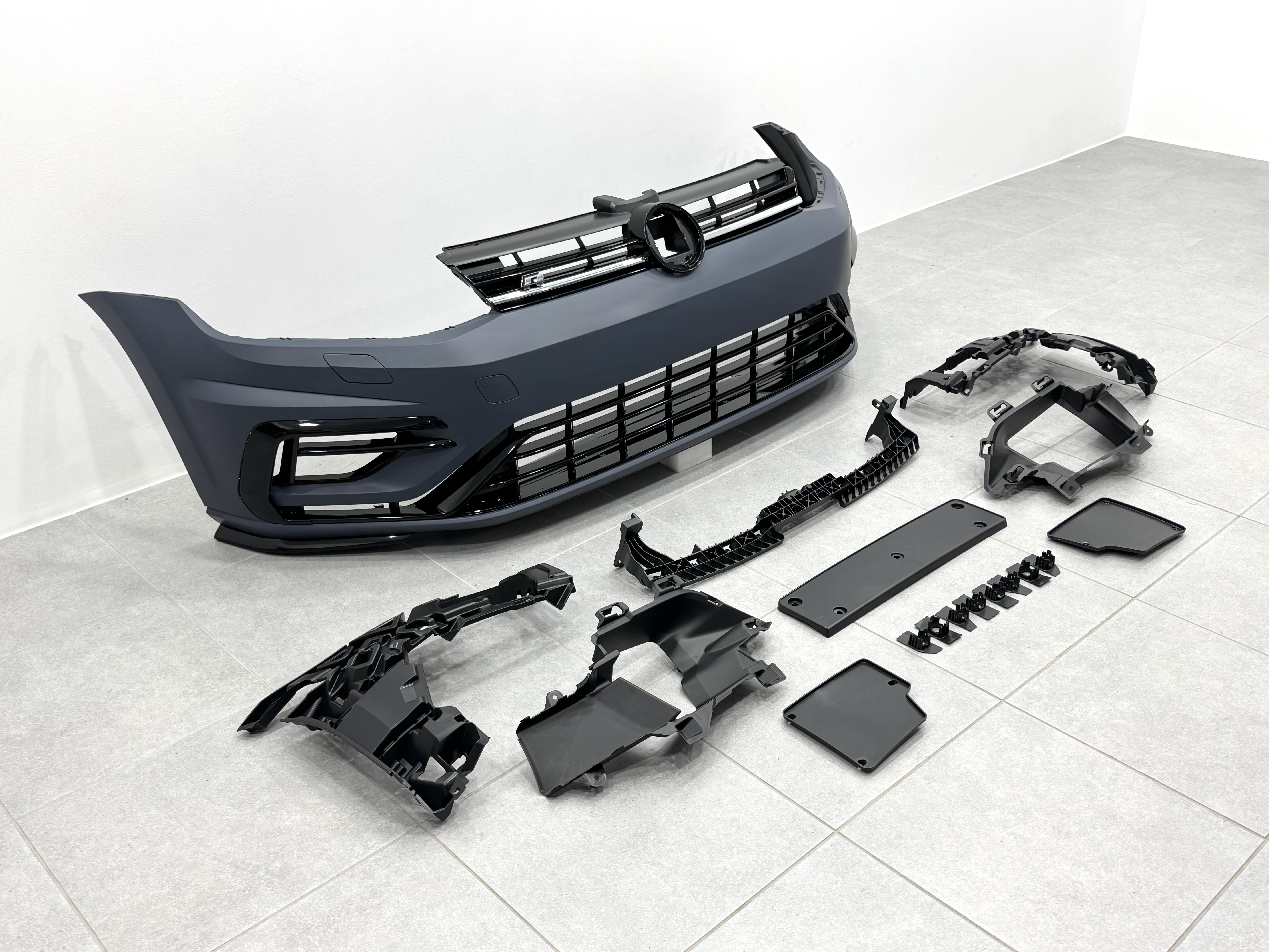 Передній бампер R Style Volkswagen Golf 7.5 2017-2021 3