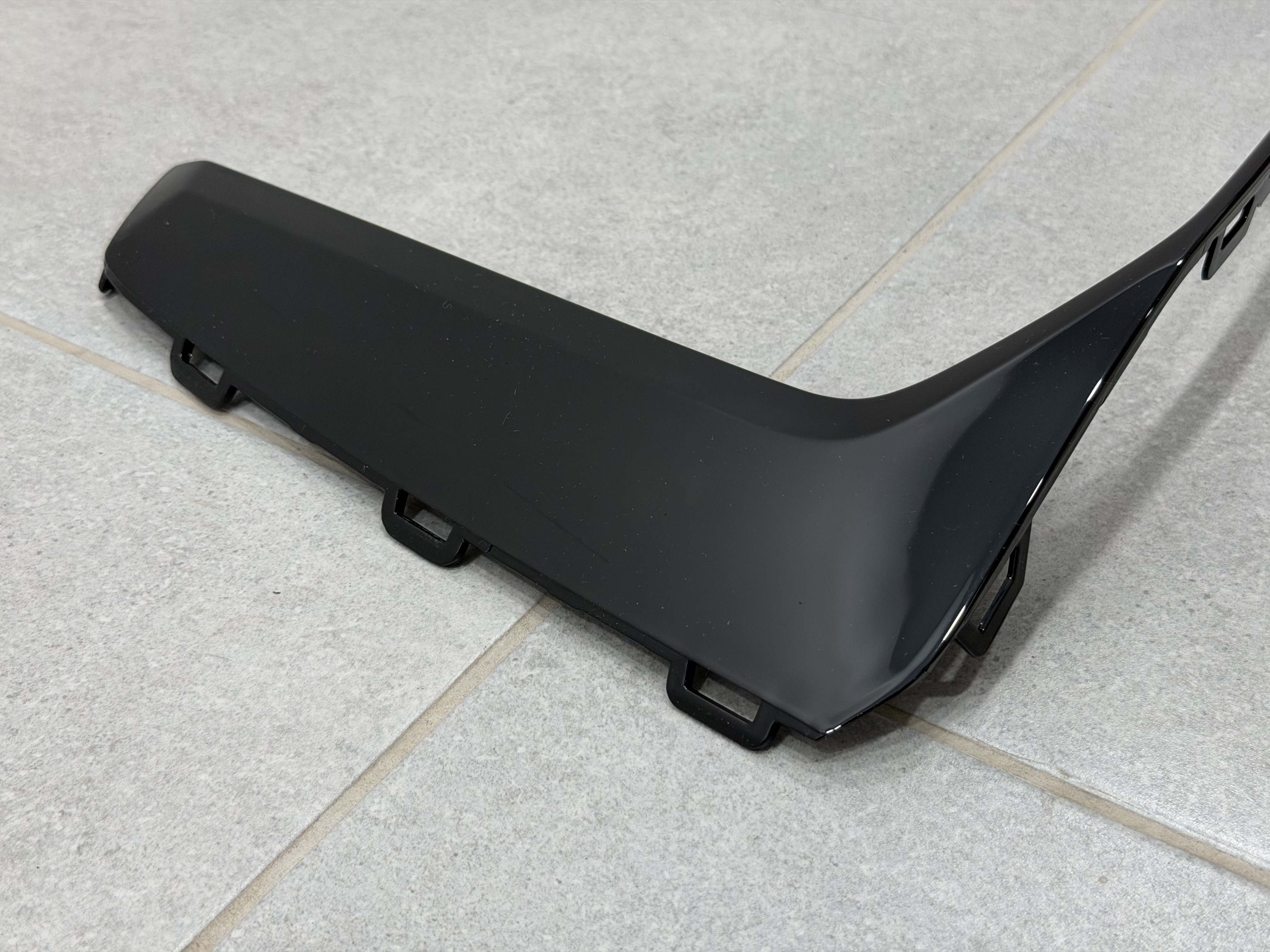Накладка бампера права 4M0807300B S-Line BLACK для Audi Q7 2020-2024 4