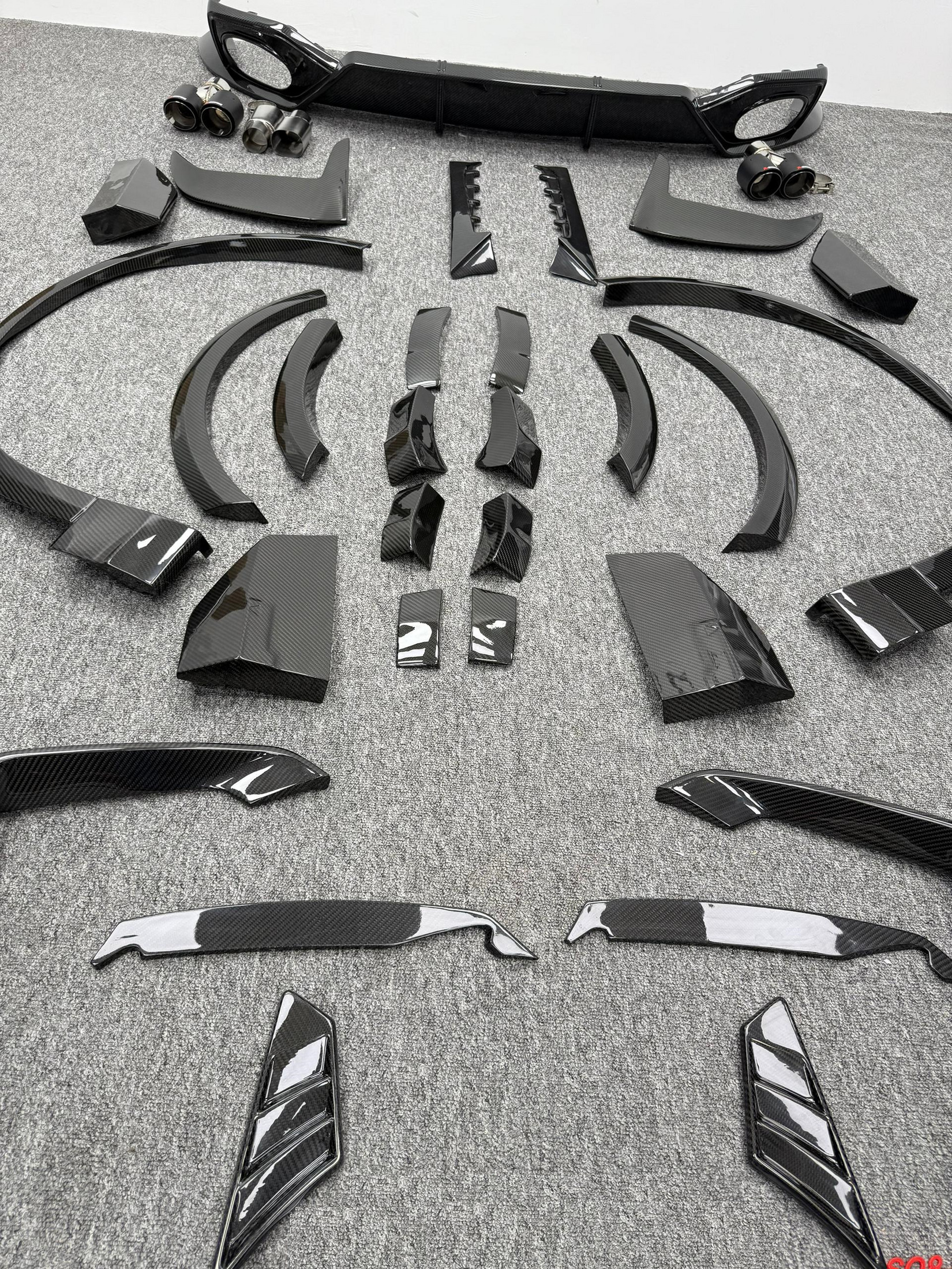 Комплект обвісу Carbon Set (для RSQ8 2024+) 3