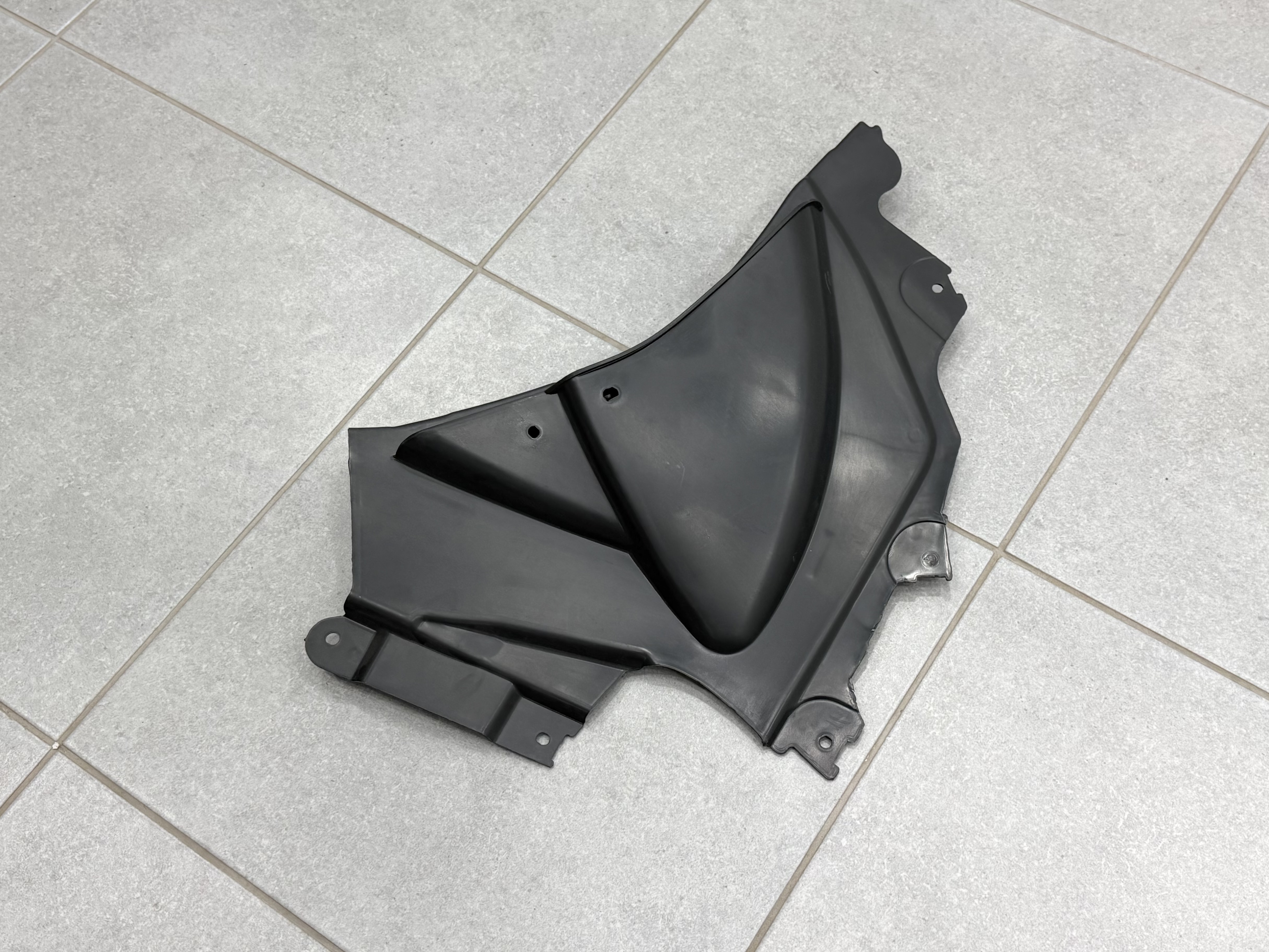 Правий локер M Paket 51118074892 для BMW 3 series G20 G21 2018-2022 3