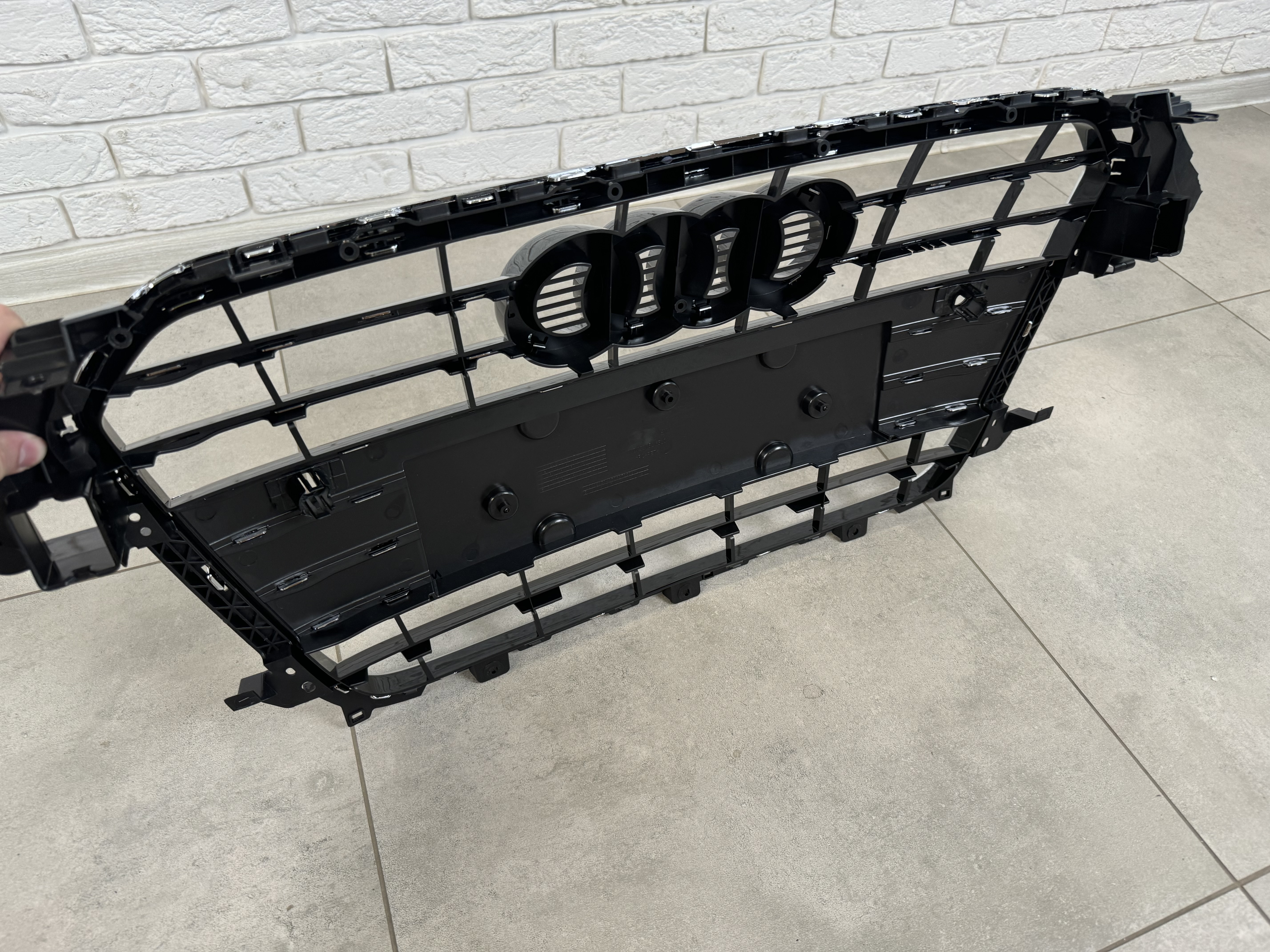 Решітка радіатора Audi A4 B8 2012-2015 чорна з хромом 6