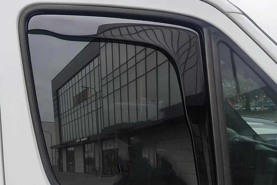 Вітровики вставні Niken Luxury (2 шт)