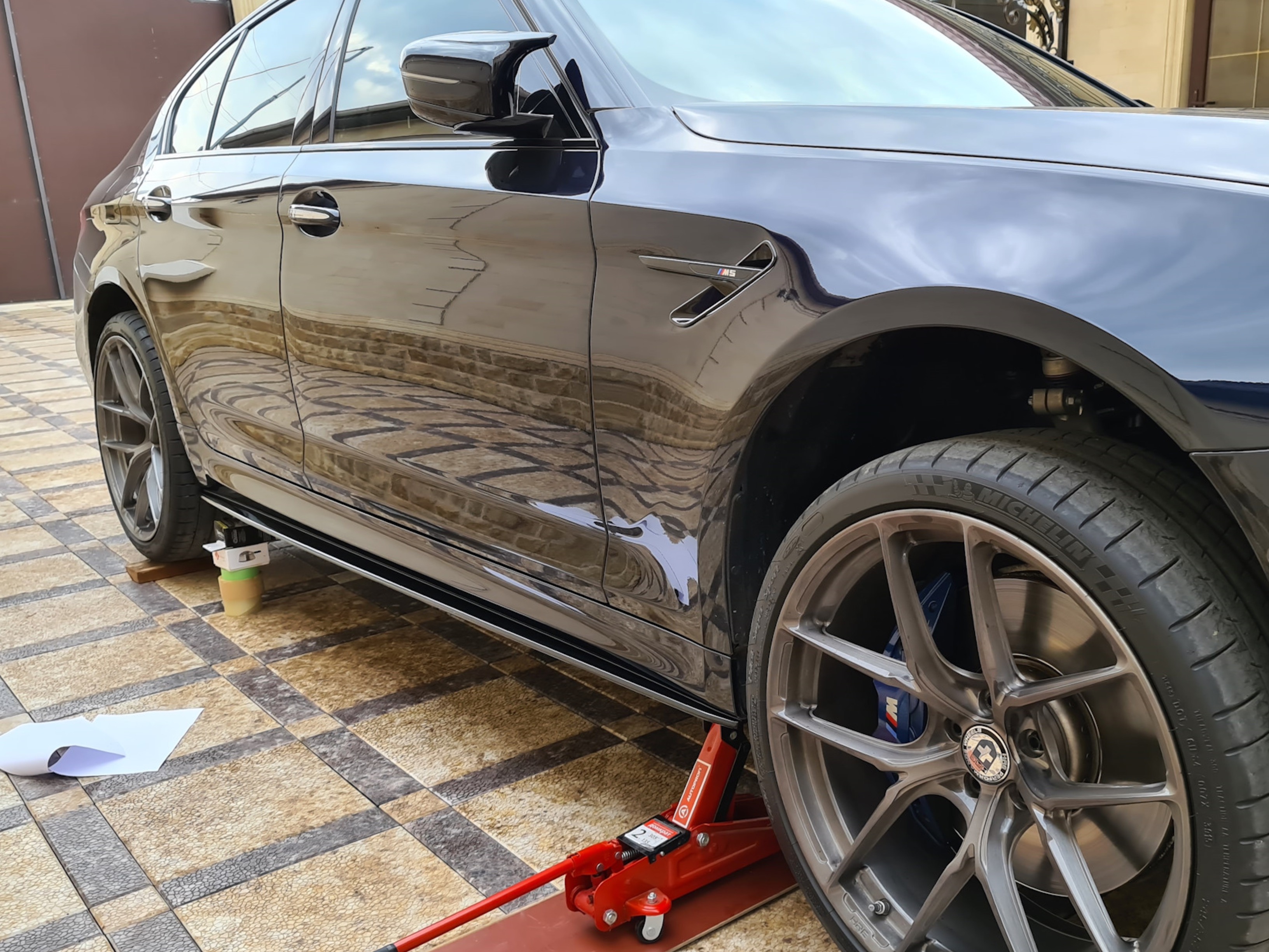 Леза під пороги M-Perfomance BMW 5 series G30 G31 2017- 2шт. чорний глянець 6
