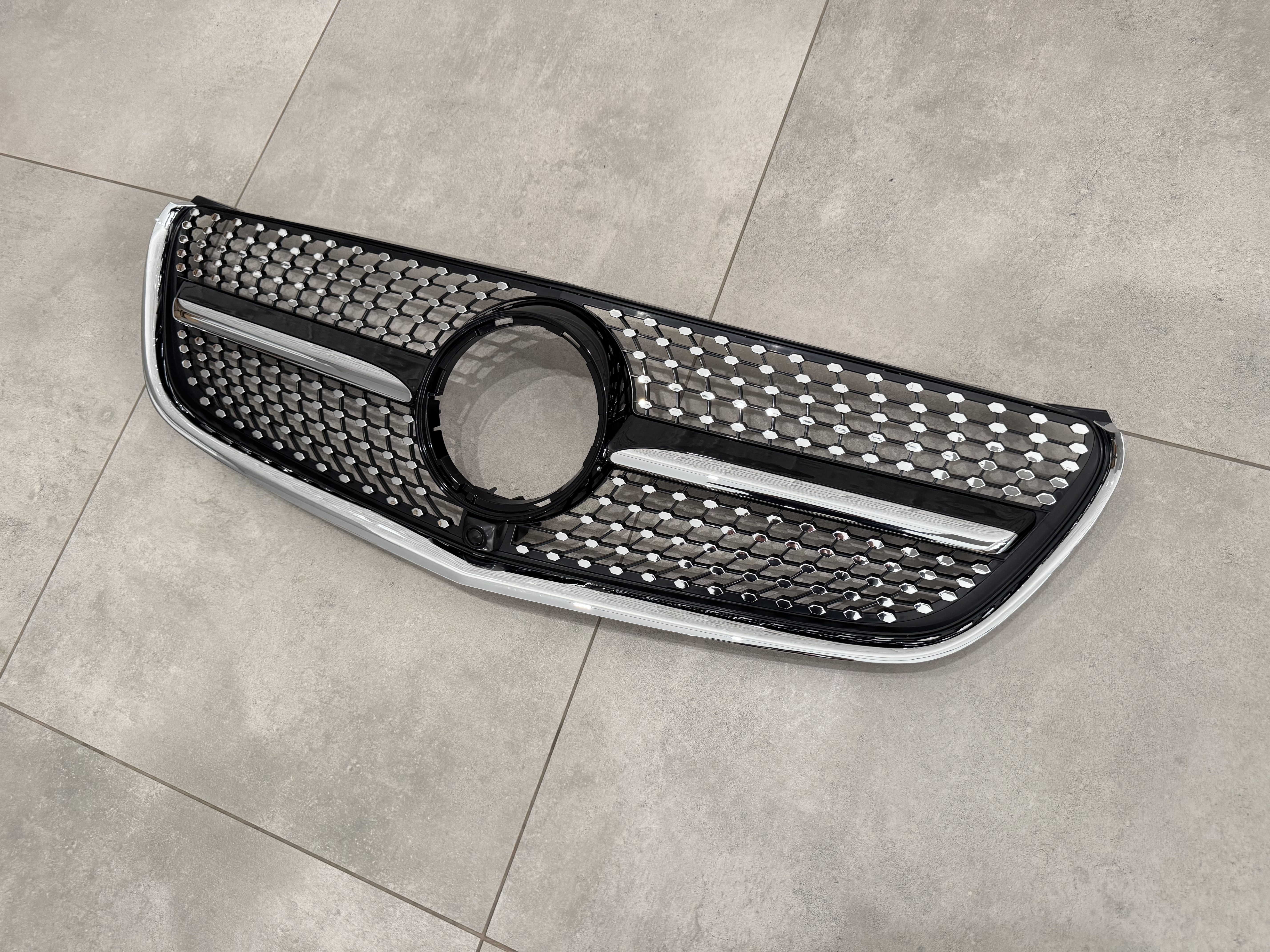 Решітка радіатора DIAMOND BLACK Mercedes Benz V-class W447 2014-2019 ДЛЯ AMG І ЗВИЧАЙНОГО 4