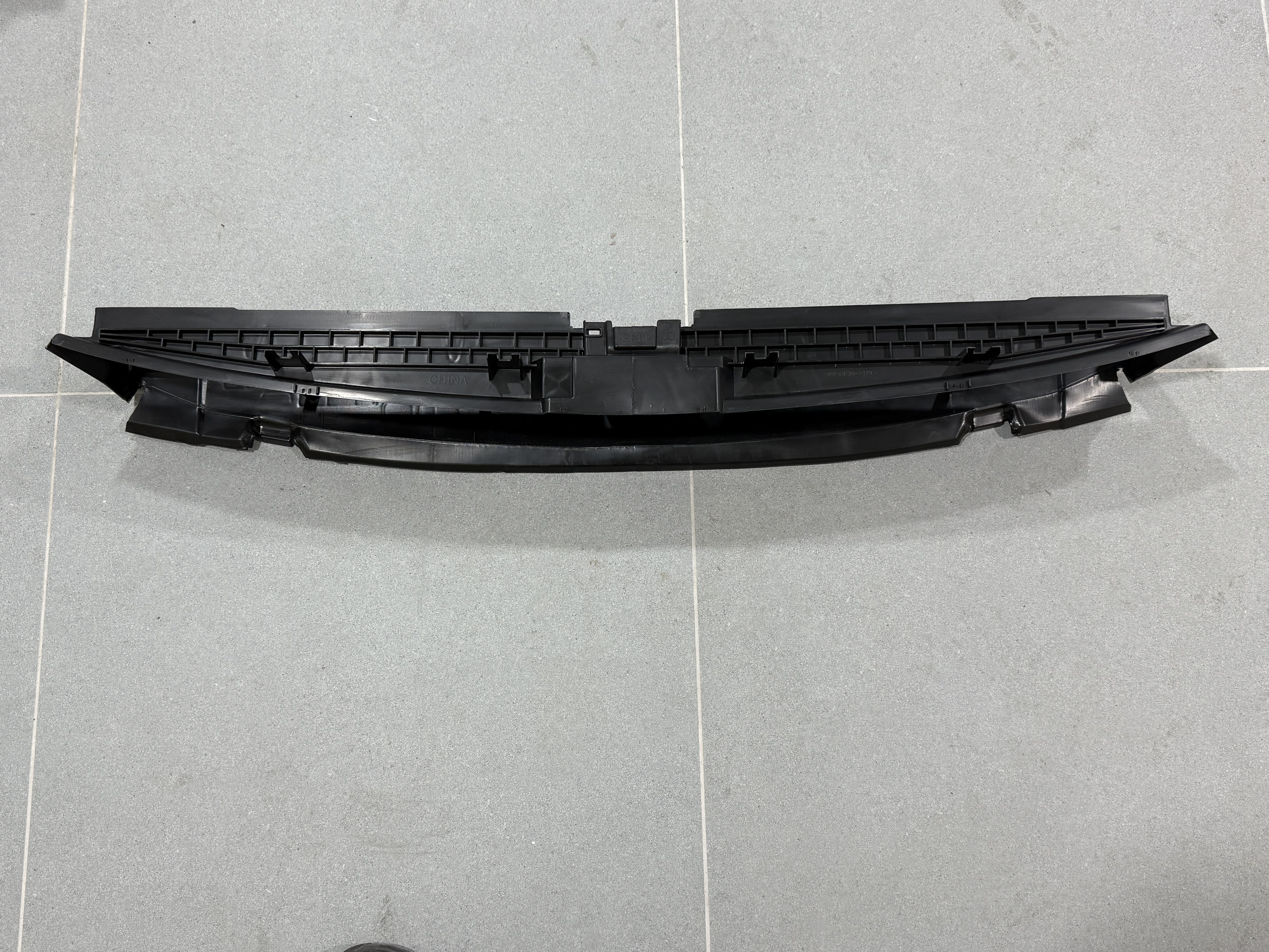 Жалюзі нижні не адаптивні BMW G30 G31 2020-2023 51749464209 рест. 3